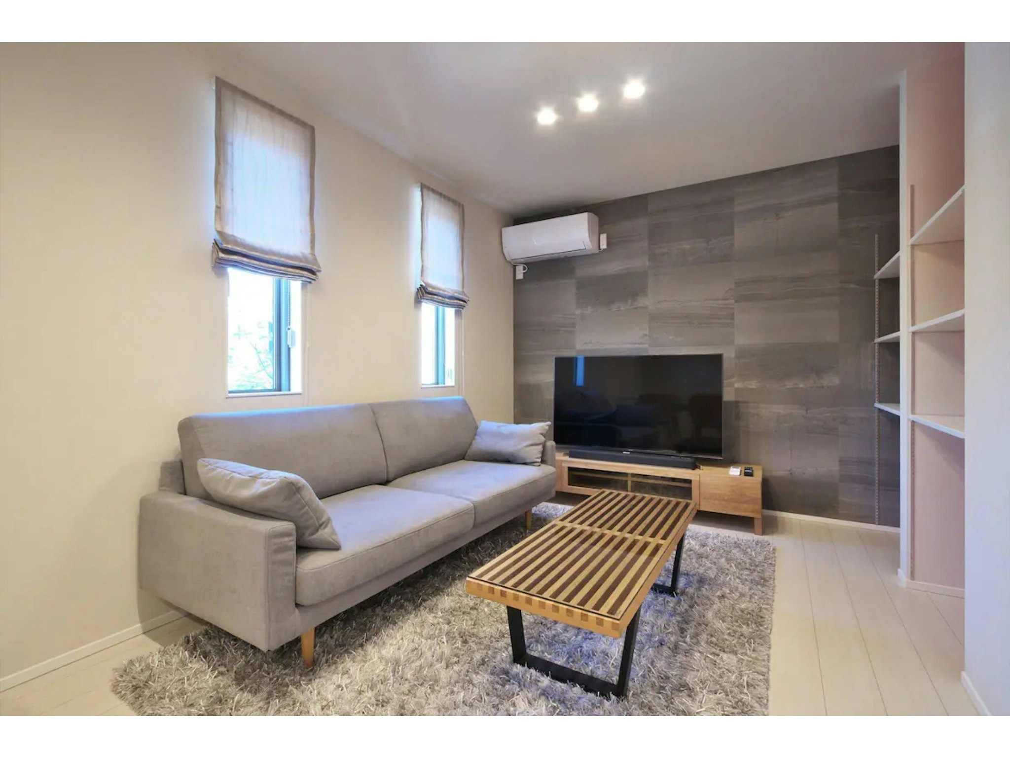 愛犬4頭まで同伴可能!家族で過ごせる屋上テラスとジャグジー付き一軒家|BBQ可