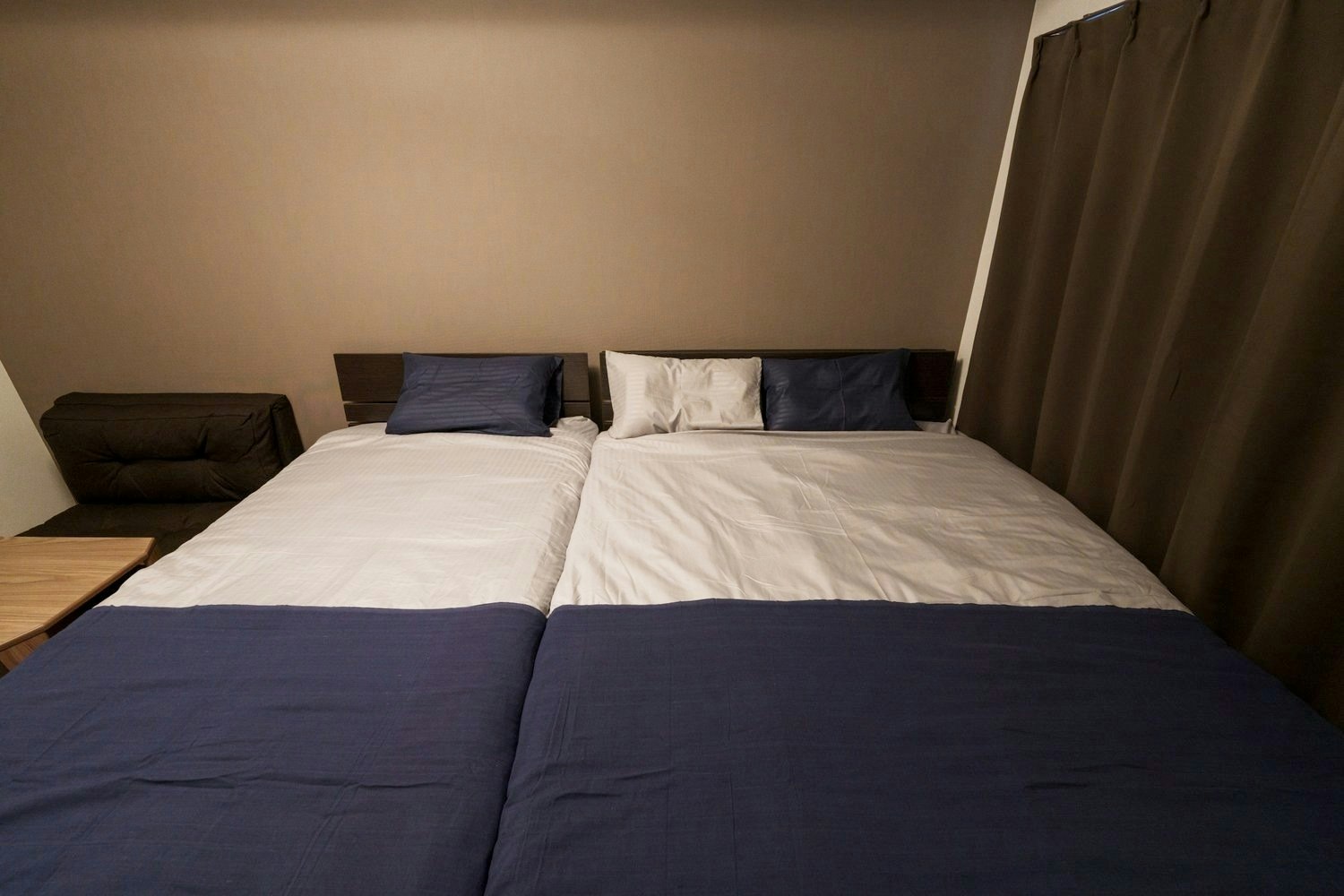 【2024年OPEN・Wi-Fi有】ダブル1台・シングル2台/キッチン/長期滞在/家族旅行/302