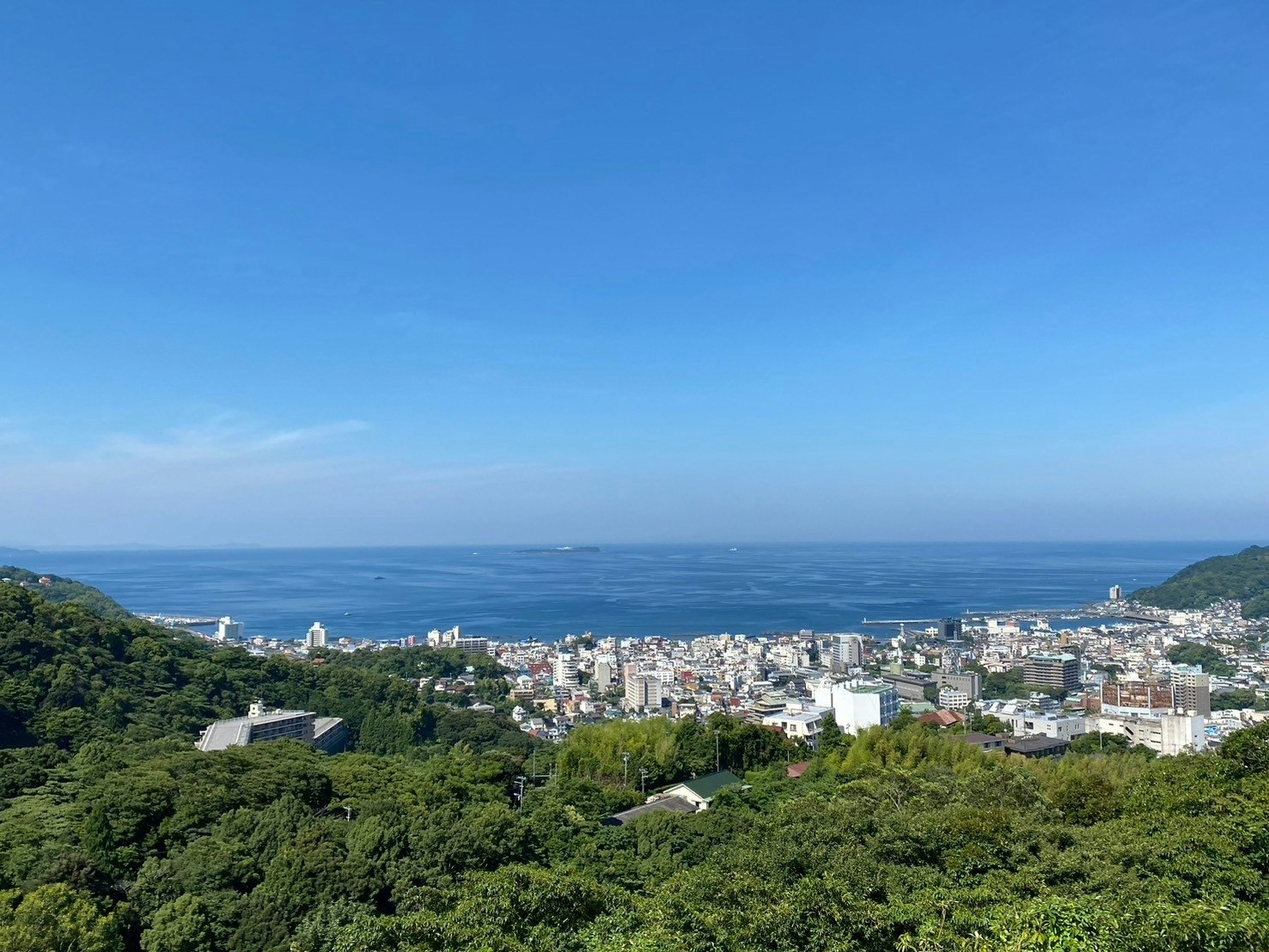 New!’伊東の隠れ家 りとりいと’ジブリの舞台のような小高い丘からの絶景と温泉を楽しむ宿