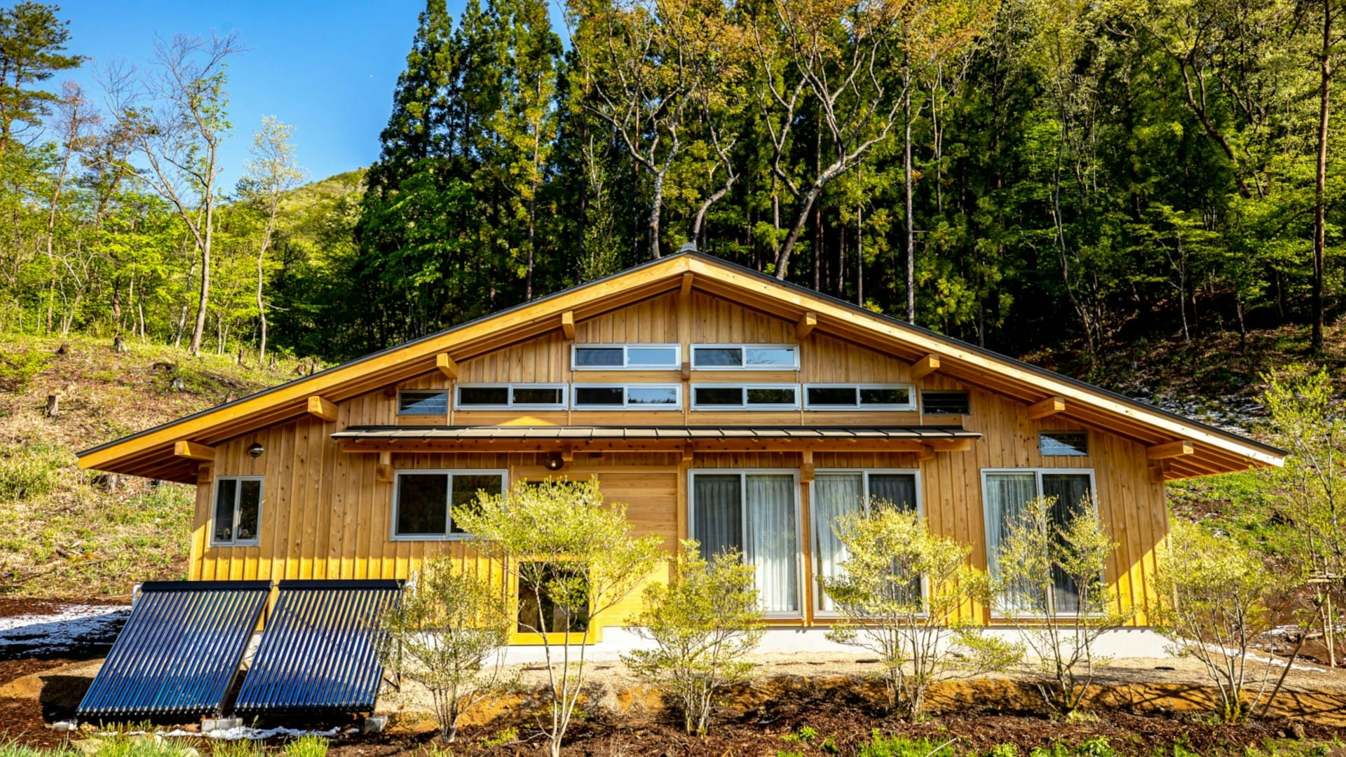 カップルや家族向け。日本の伝統構法で建てられた地球環境配慮型施設「百のやど」でエコと自然を満喫しよう
