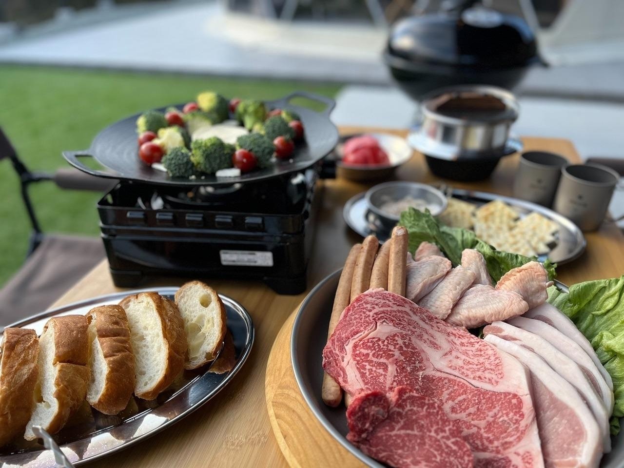 【食事付】グランピングBBQディナー★温泉券&ホットサンドで食べる朝食用菓子パンサービス★