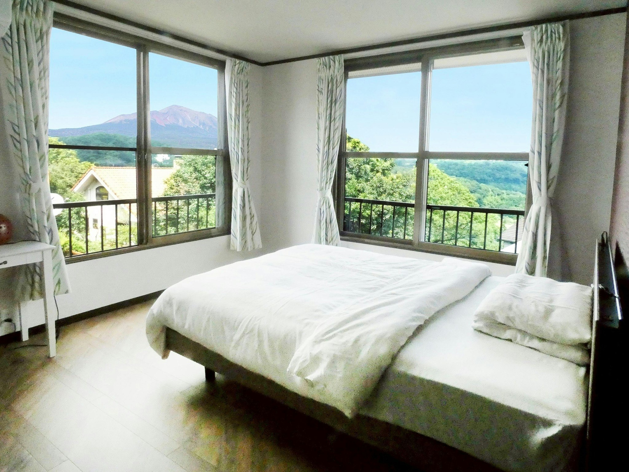 霧島連山を望む1日1組限定のプライベート別荘/霧島神宮温泉の源泉かけ流しのいで湯を楽しむ癒しの滞在