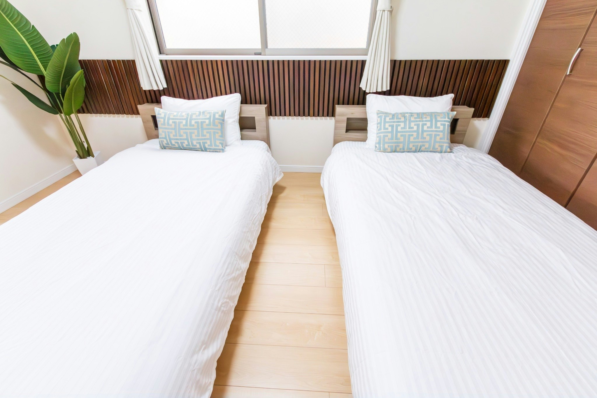 【KH 4LDK 100m2】無料駐車場付き!新築一軒家16名様まで宿泊可能・静か