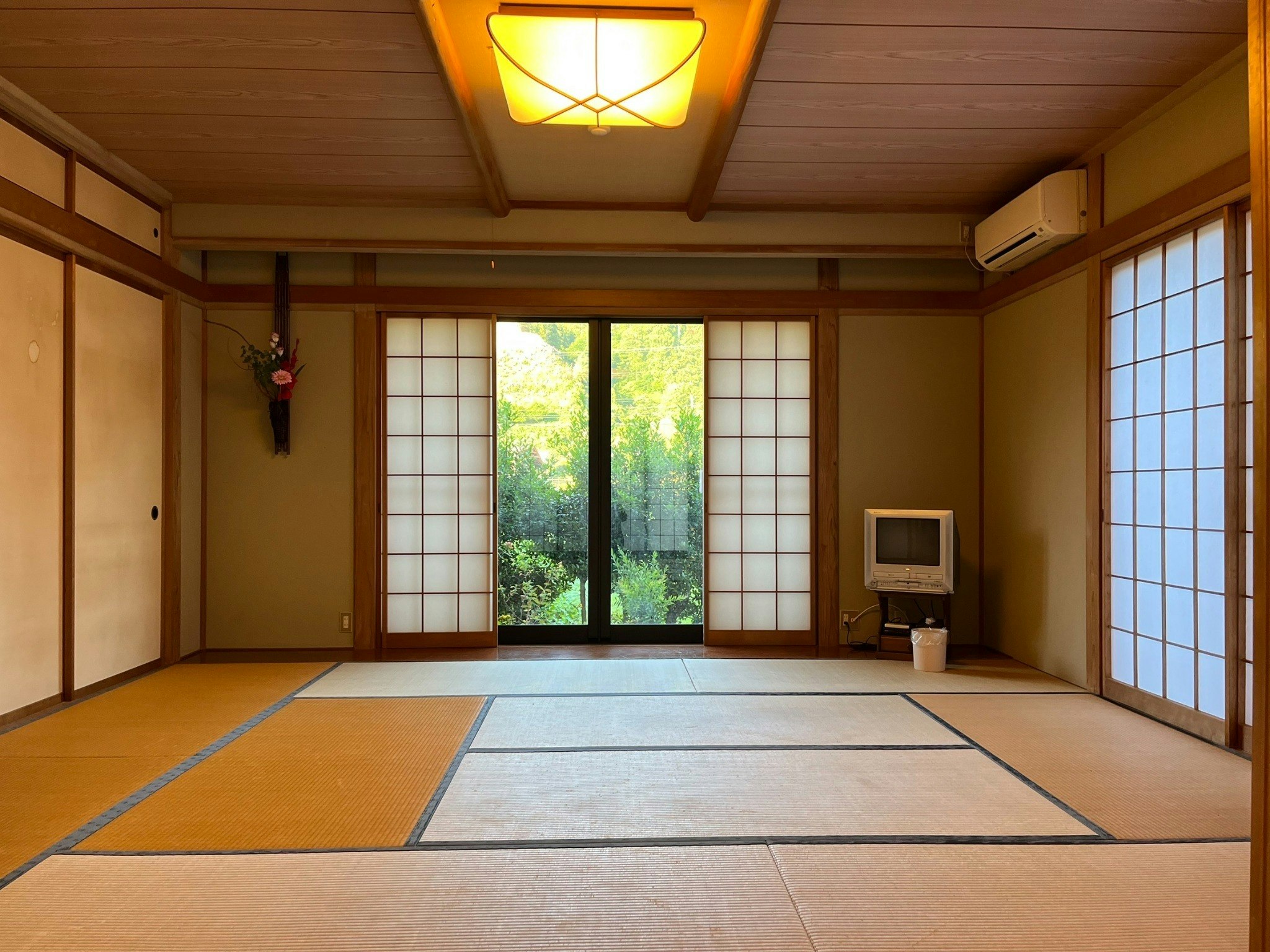 懐かしさを感じる和室