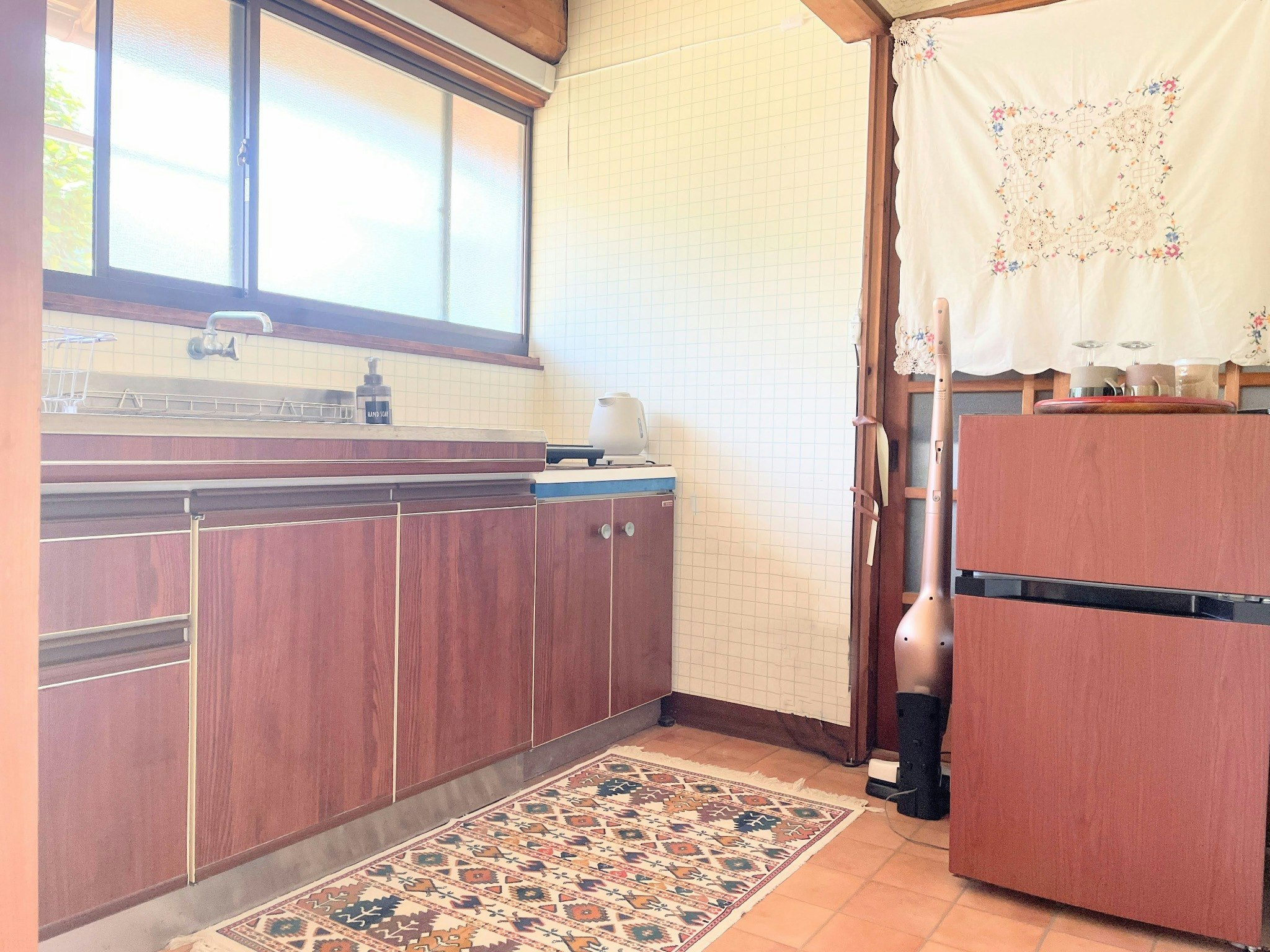 豊島美術館へ徒歩圏内、絶景デッキとお部屋での食事、プライベートサウナ、電動自転車有り(要予約)
