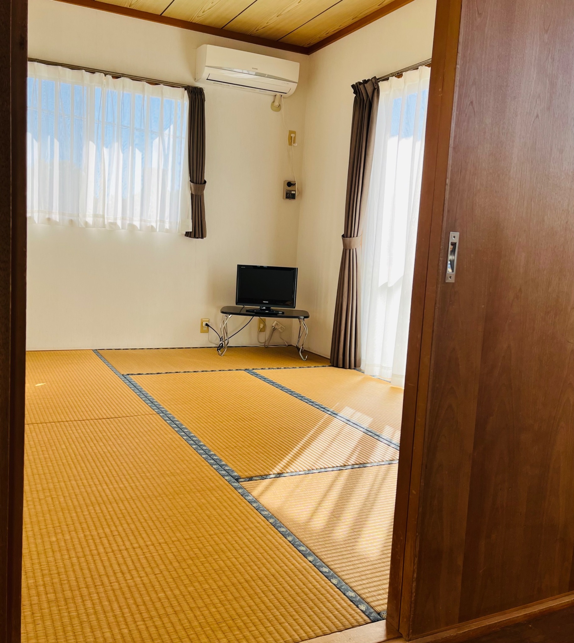 2階建の宿 日当たり良好 WI-FIあり ビーチまで徒歩5分