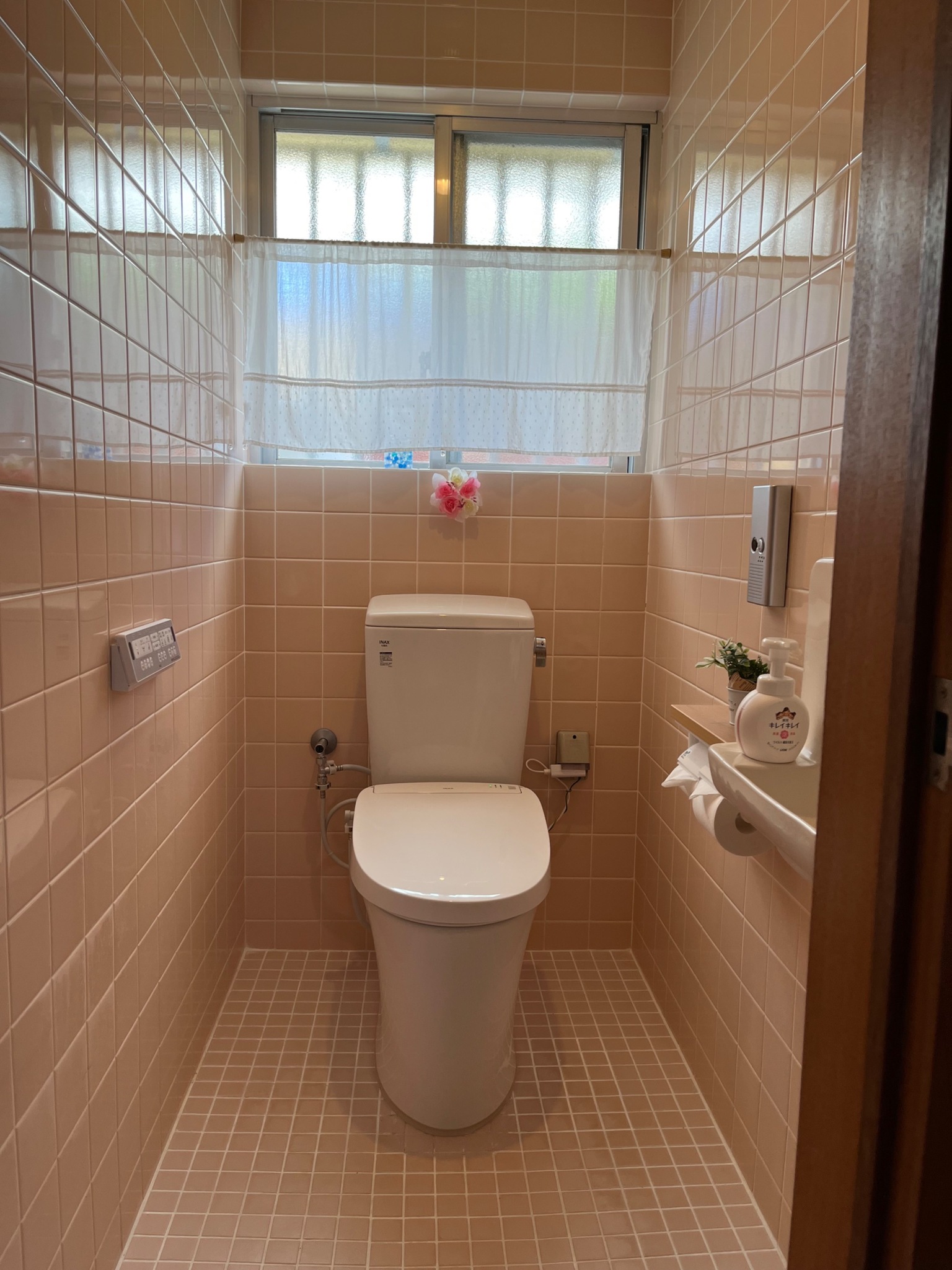 2階建の宿 日当たり良好 WI-FIあり ビーチまで徒歩5分