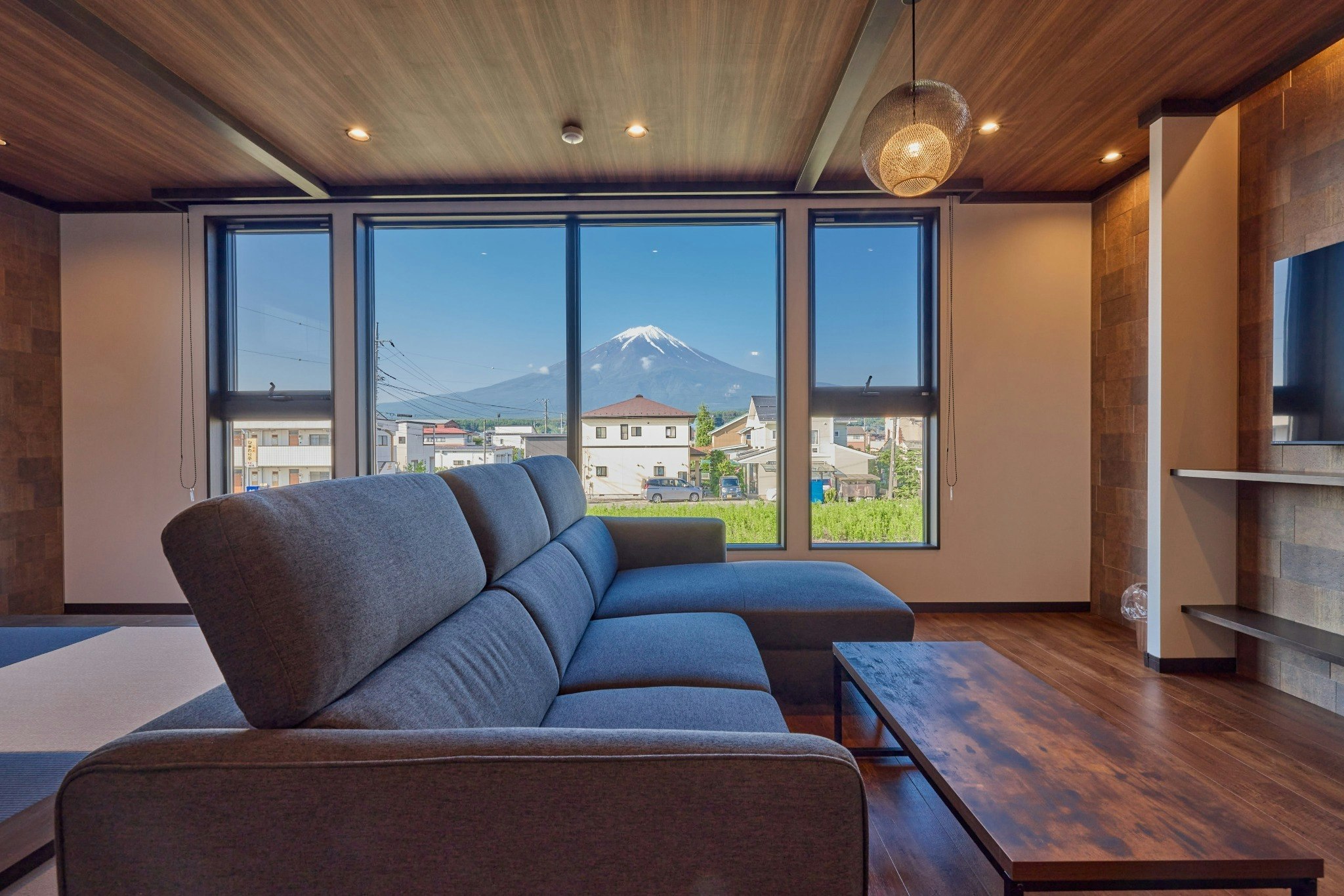 富士山絶景を楽しむジャグジー付き新築ヴィラ。特別なひとときを。
