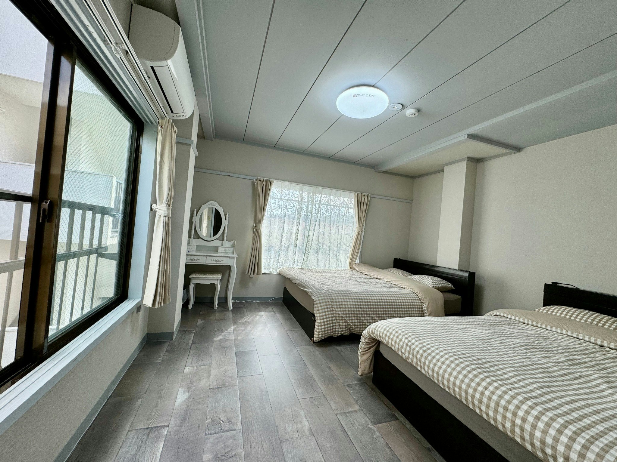 大山駅徒歩7分/池袋まで電車で5分/空港間有料送迎/チェックイン前後荷物お預け可能