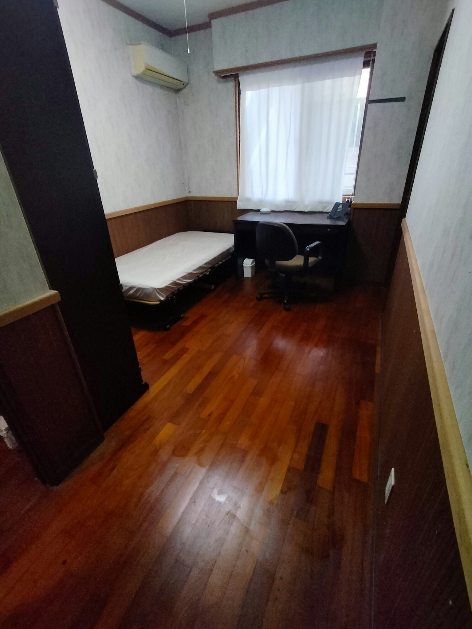 103号室