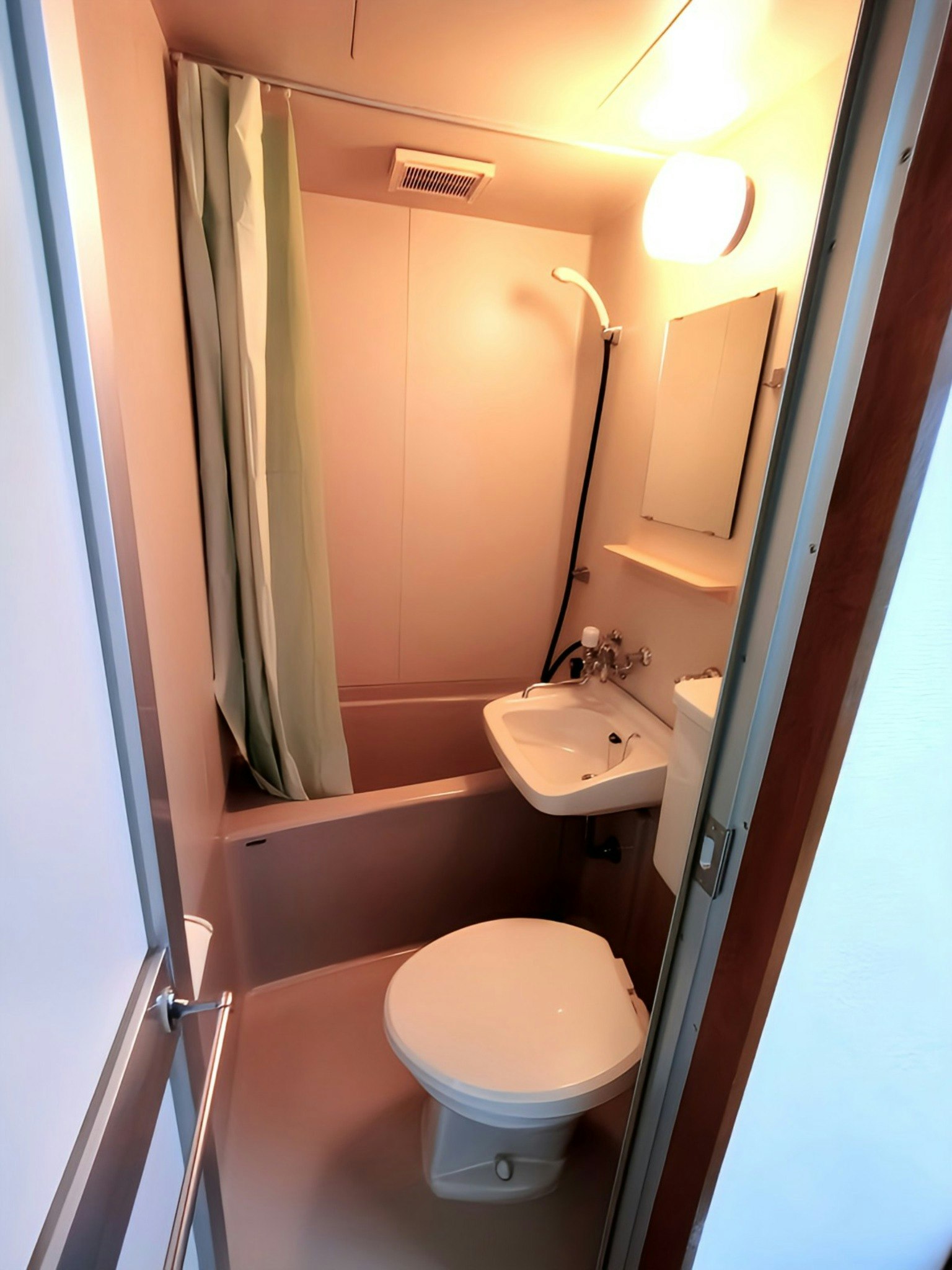 【地下鉄白石駅徒歩7分】105号室、1R、洗濯機、無料WiFi【札幌駅、新札幌駅からタクシー15分】