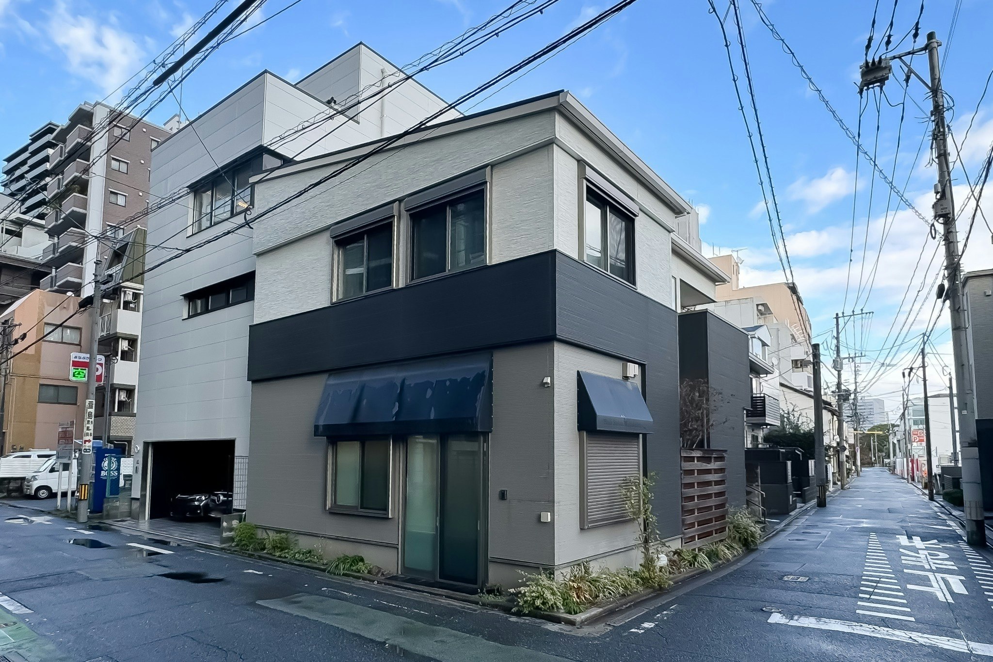 家族や友人と寛ぐ福岡旅。大濠公園徒歩2分の一軒家貸切【Ohori Parkside Stay】