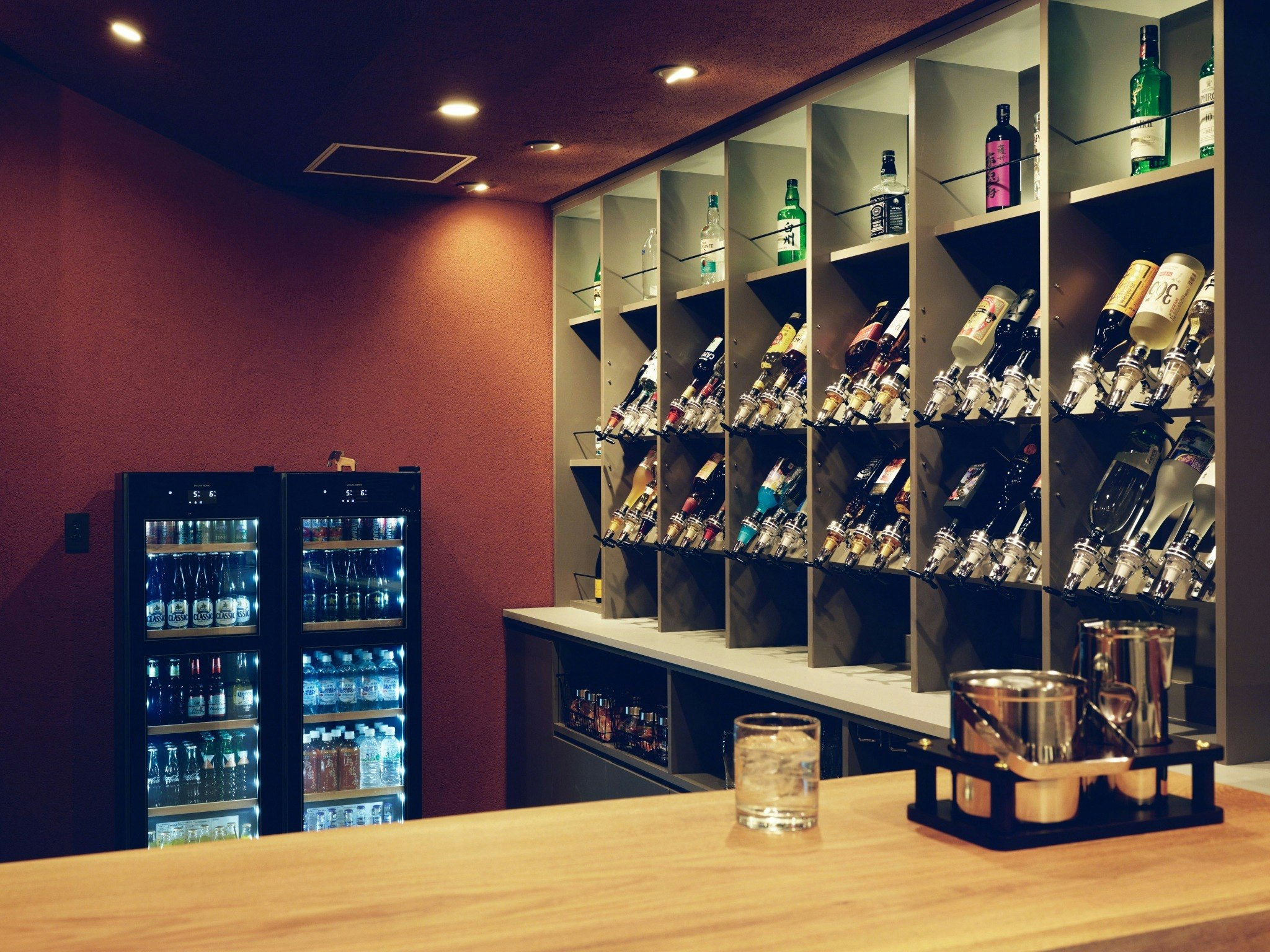 ―釧路の酒屋が営む、地域とつながる一棟貸しの宿―【ドリンクインクルーシブ・完全貸切・15名まで可能】