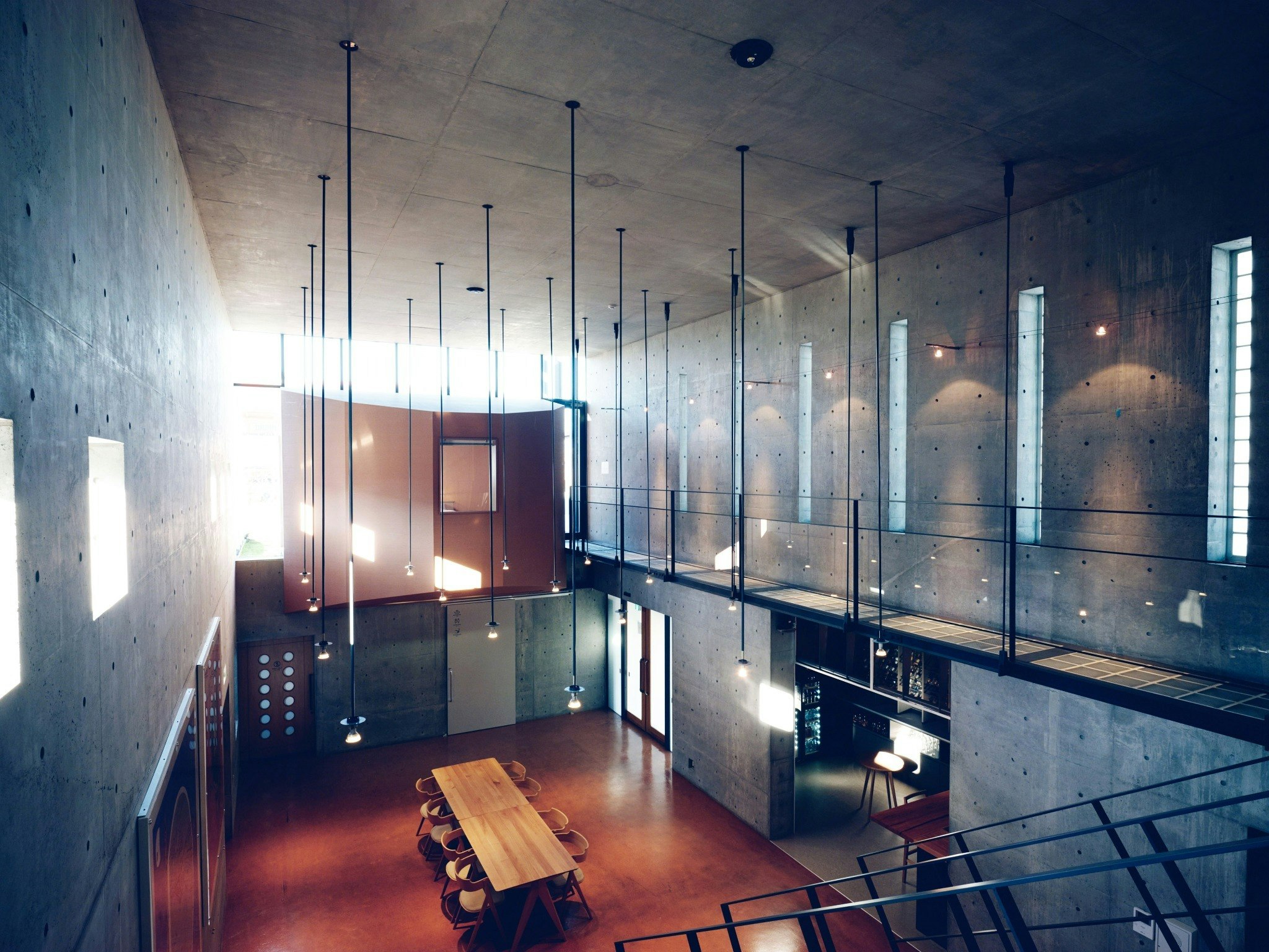 ―釧路の酒屋が営む、地域とつながる一棟貸しの宿―【ドリンクインクルーシブ・完全貸切・15名まで可能】