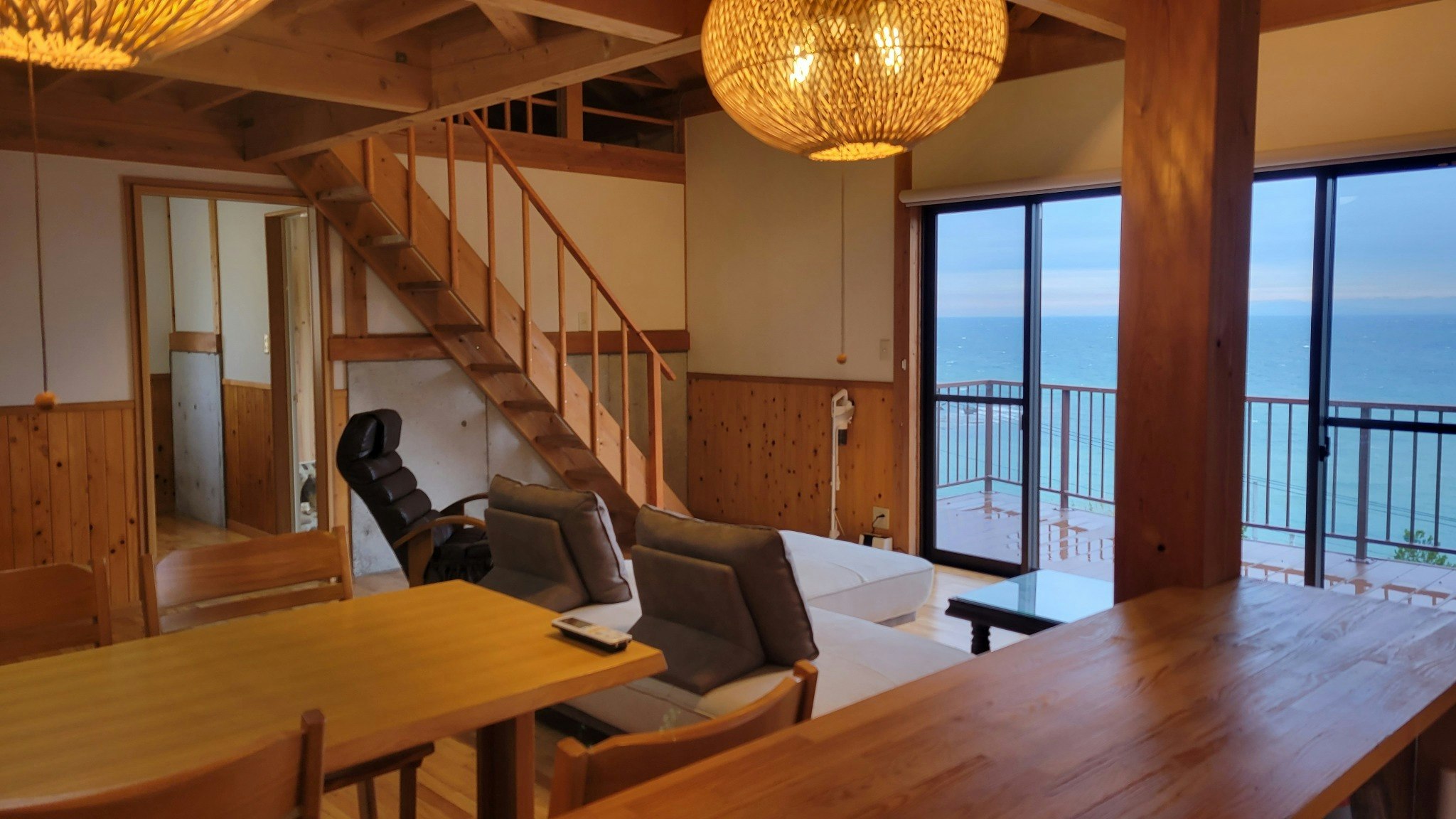 SUNNY house SHIRATO