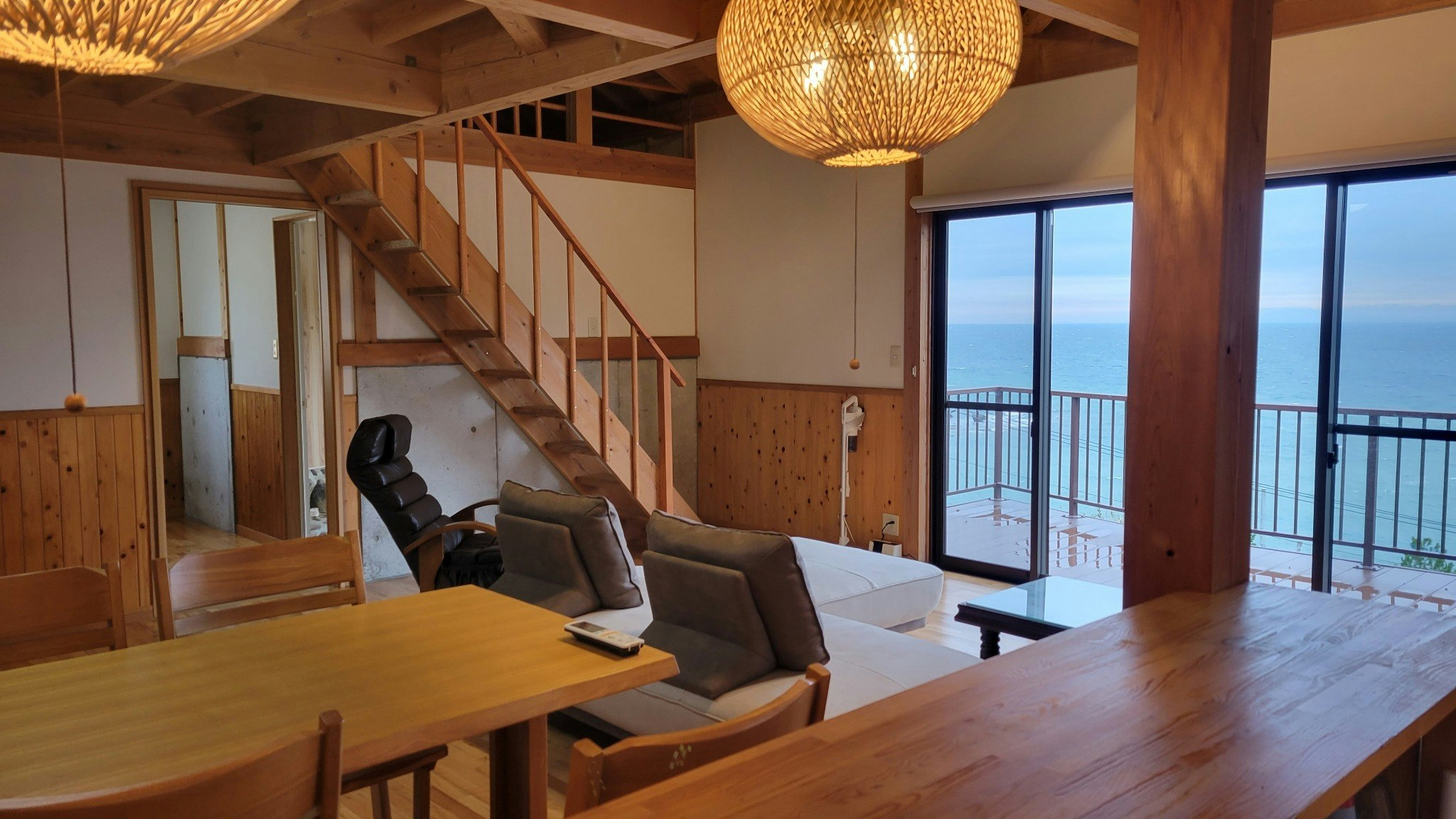 SUNNY house SHIRATO
