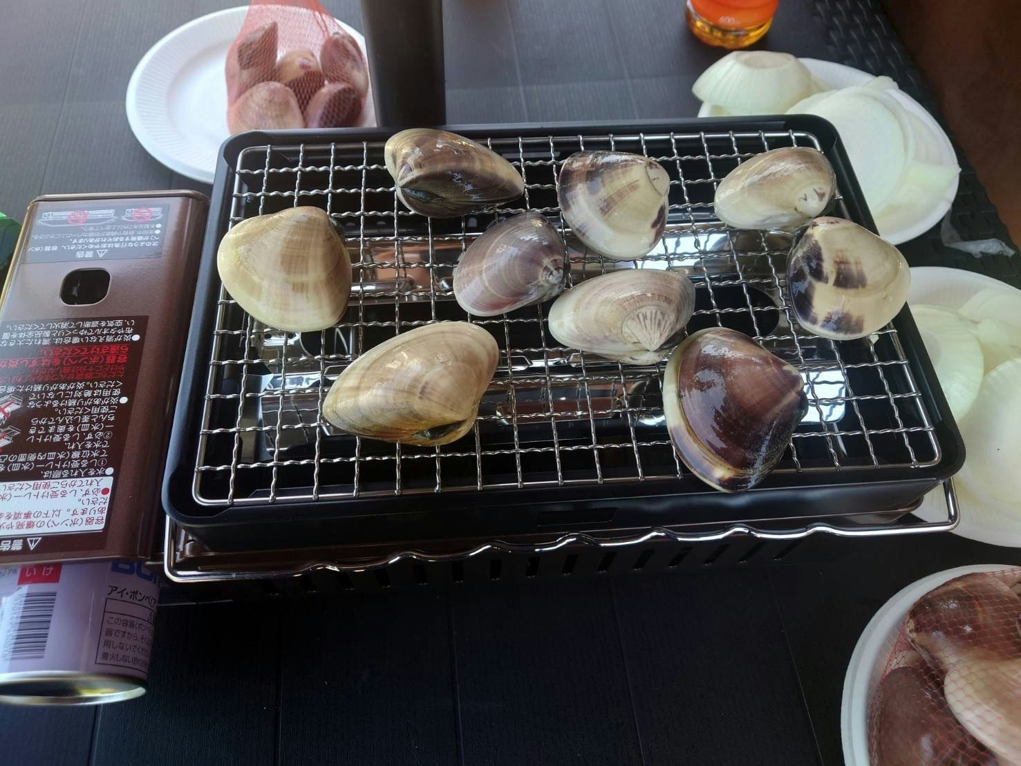 広いデッキでゆったりBBQ!静かな環境でゆっくり過ごせます。