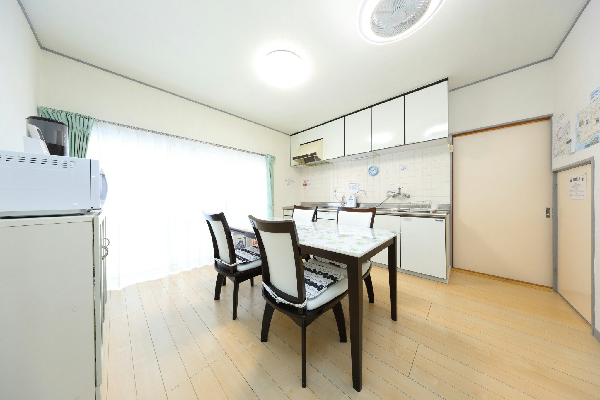 【サザンコースト・湘南】海まで徒歩7分の静かな住宅街に位置する茅ヶ崎市内の一軒家。無料駐車場有り。