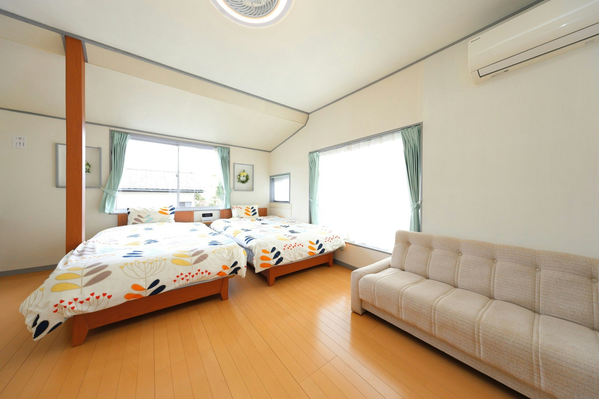 【サザンコースト・湘南】海まで徒歩7分の静かな住宅街に位置する茅ヶ崎市内の一軒家。無料駐車場有り。