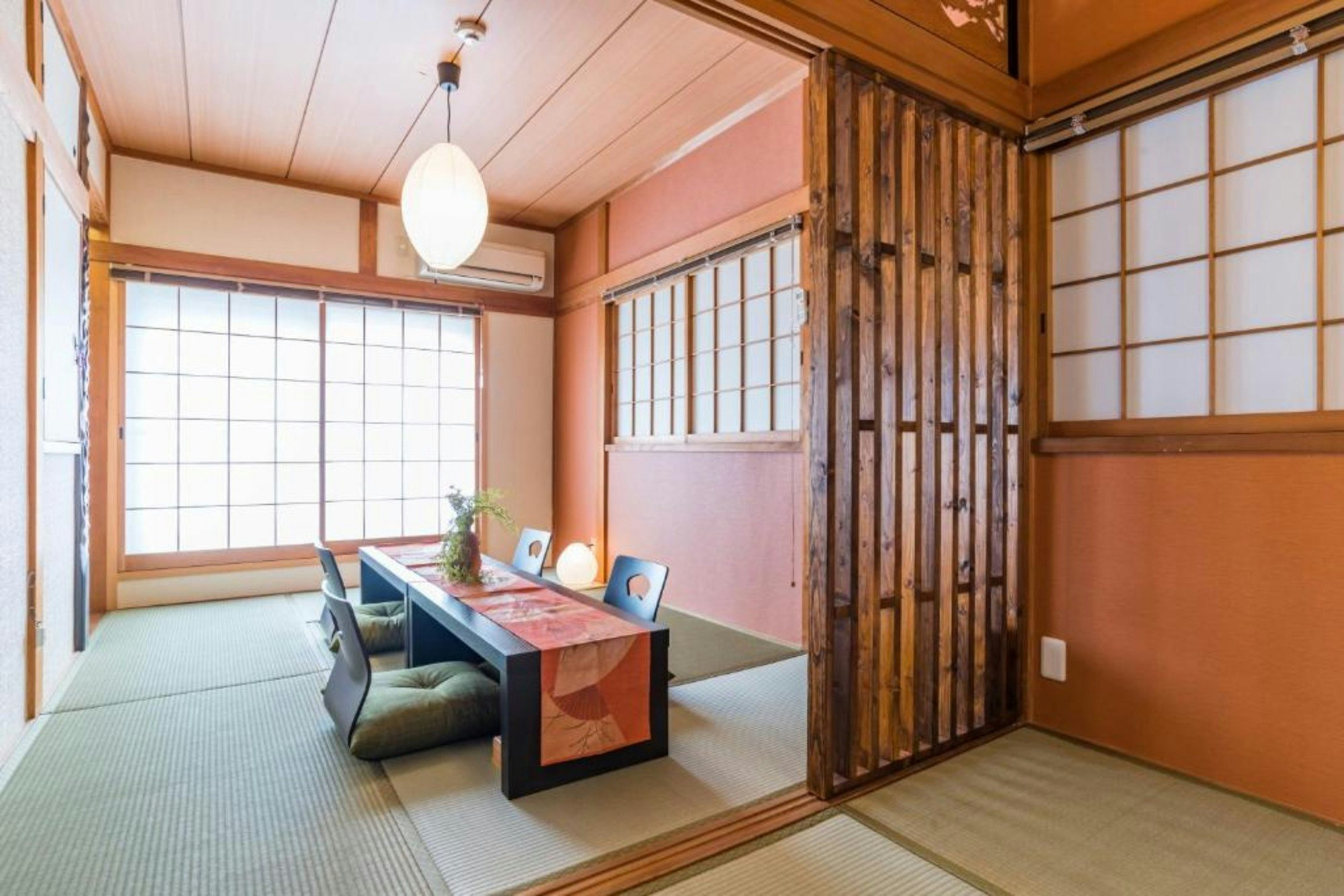 2階建て2LDKデザイナーズルーム/グループ・家族・カップル向け/大阪観光、お泊り会に