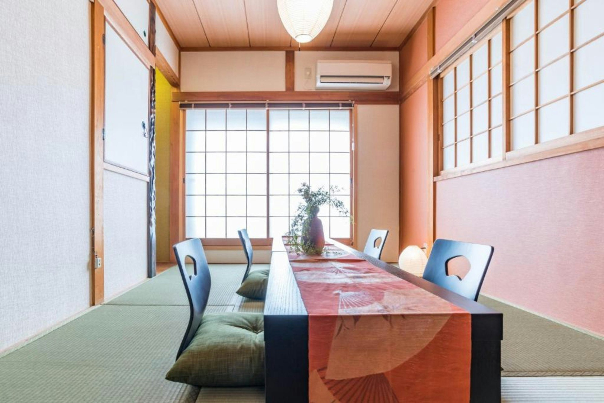 2階建て2LDKデザイナーズルーム/グループ・家族・カップル向け/大阪観光、お泊り会に