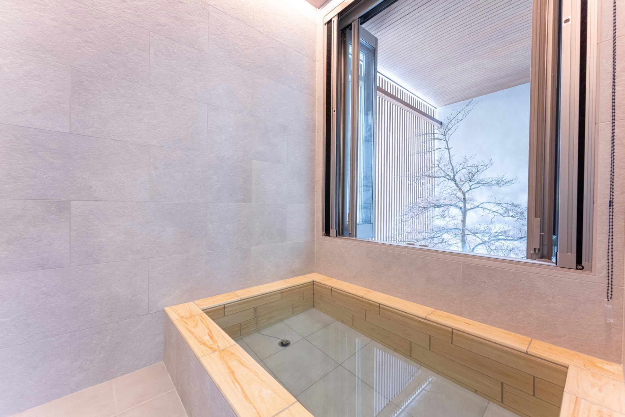 和と洋が融合する自然と調和した贅沢な非日常の癒し空間!マウンテンビュー|広々バルコニー