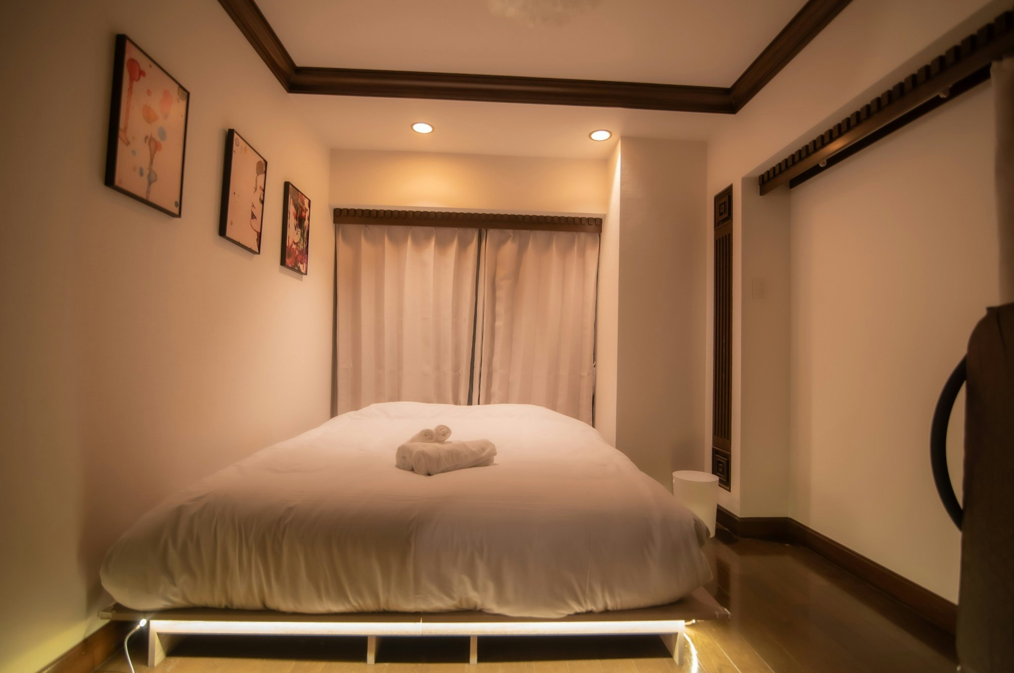 新宿駅まで徒歩圏内の好立地な1LDK物件/最大5名様宿泊可能/オシャレ空間【広々一部屋貸切】