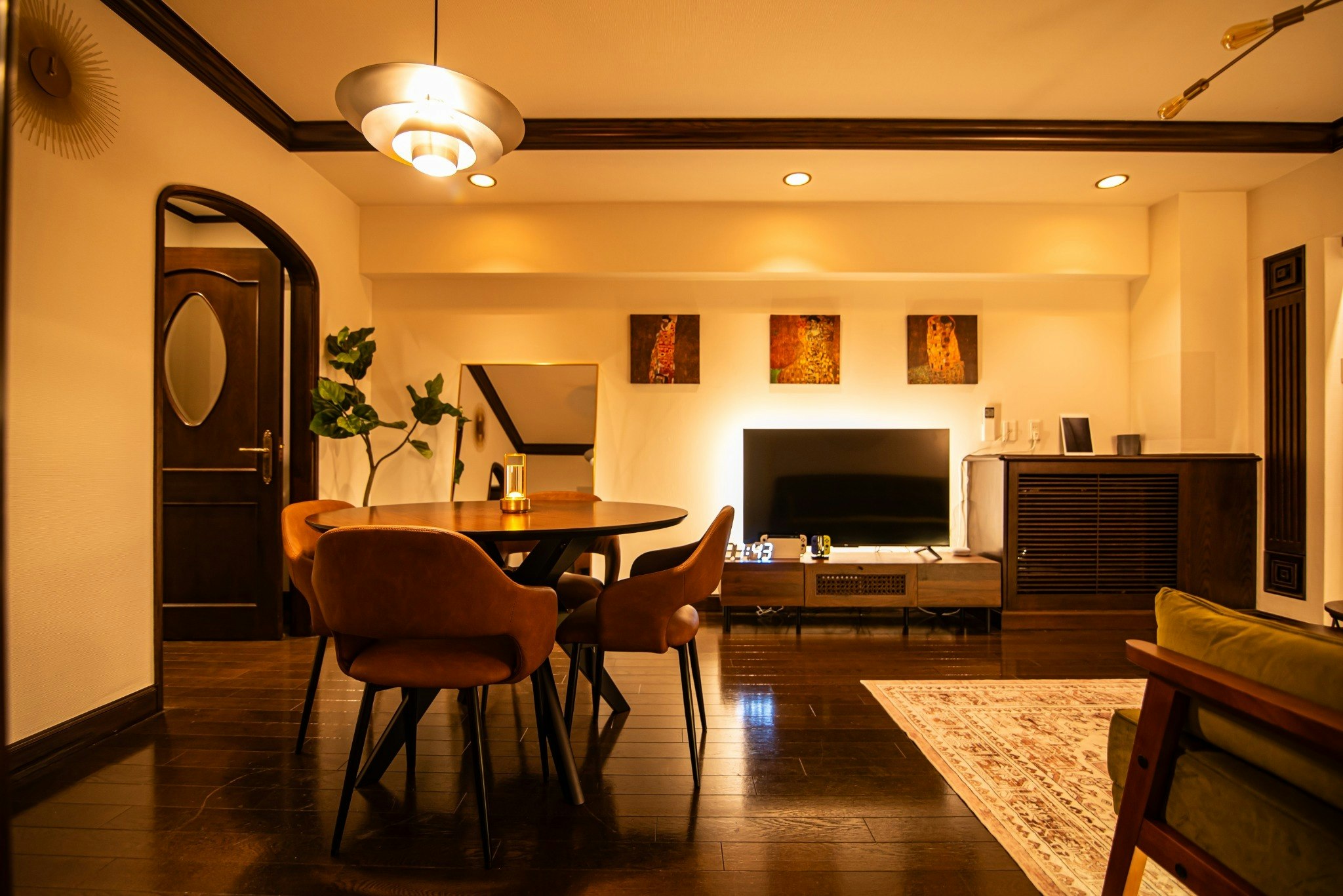 新宿駅まで徒歩圏内の好立地な1LDK物件/最大5名様宿泊可能/オシャレ空間【広々一部屋貸切】