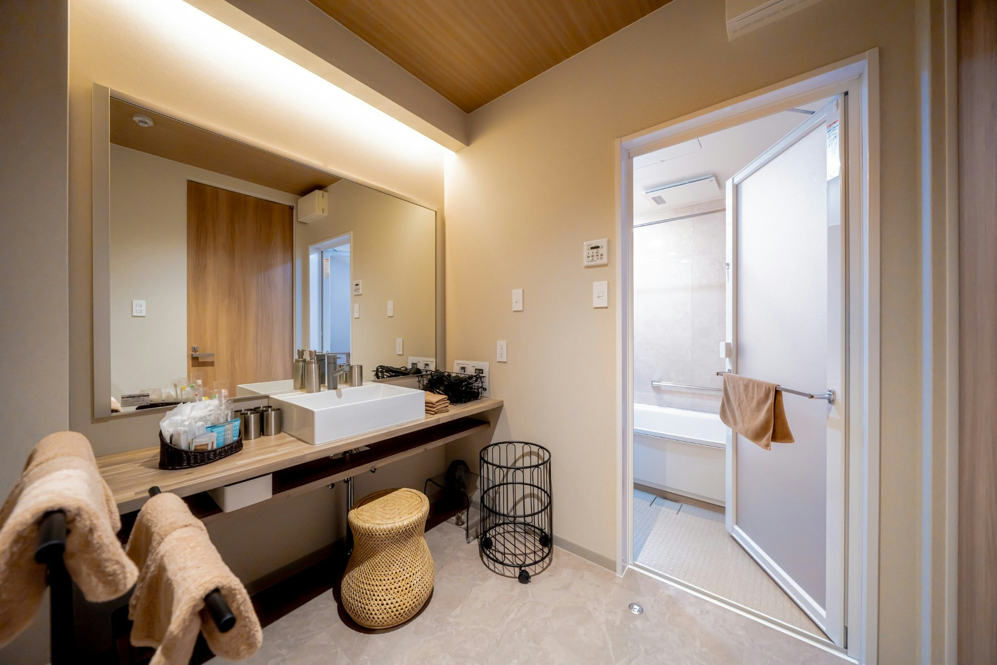 2025年4月オープン!!2階(42m2・禁煙)【J203】