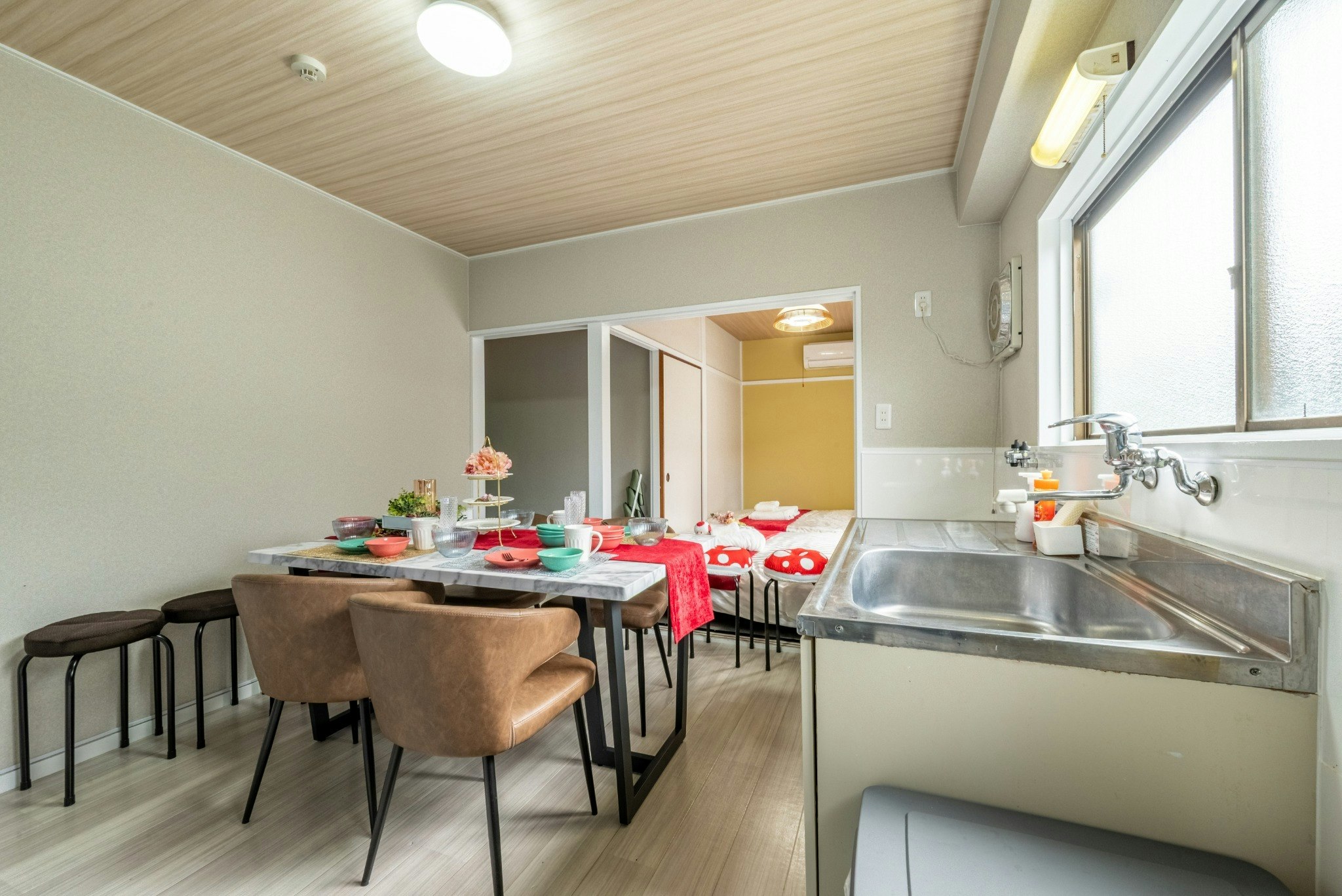 大阪USJ近く|4LDK 2部屋セット貸切|最大16名宿泊可|グループ旅行向け|無料駐車場完備民泊宿