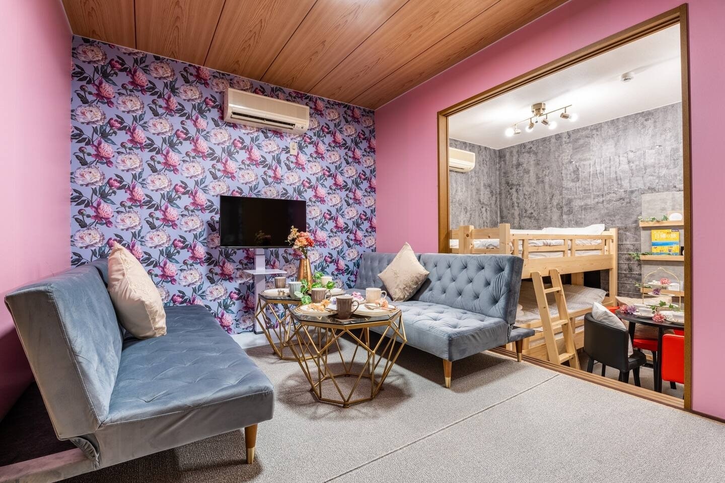 通天閣徒歩19分、JR今宮駅徒歩1分、地下鉄大国町駅徒歩7分、木津市場徒歩13分!