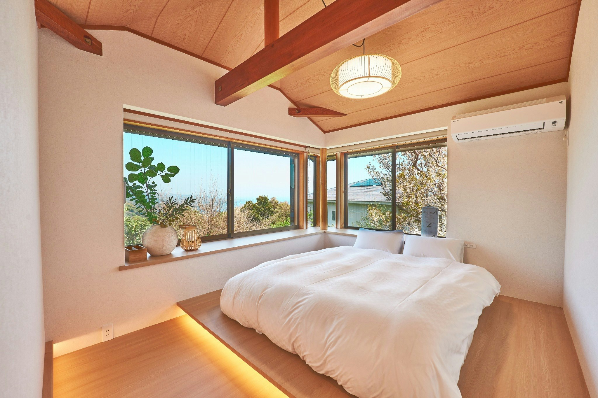 海と温泉が織りなす至福のプライベートリゾート、サウナやBBQで非日常体験。