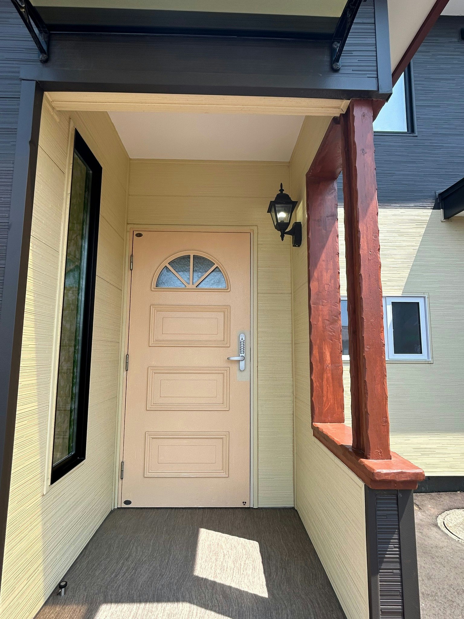 2階/ゆったり鍵付き完全個室/1~2名利用☆2段ベッド+冷蔵庫・テーブルセット付