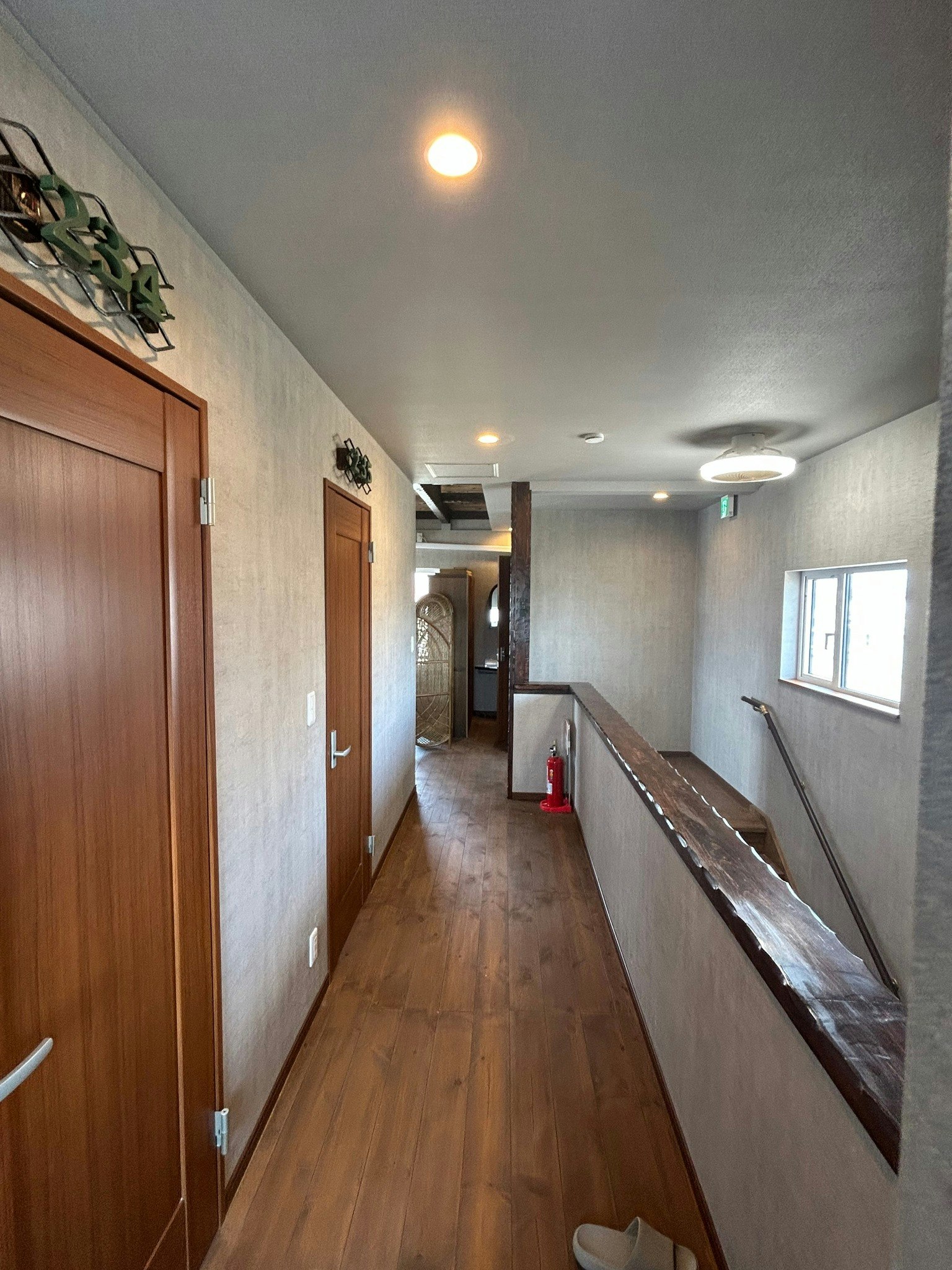 2階/ゆったり鍵付き完全個室/1~2名利用☆2段ベッド+冷蔵庫・テーブルセット付