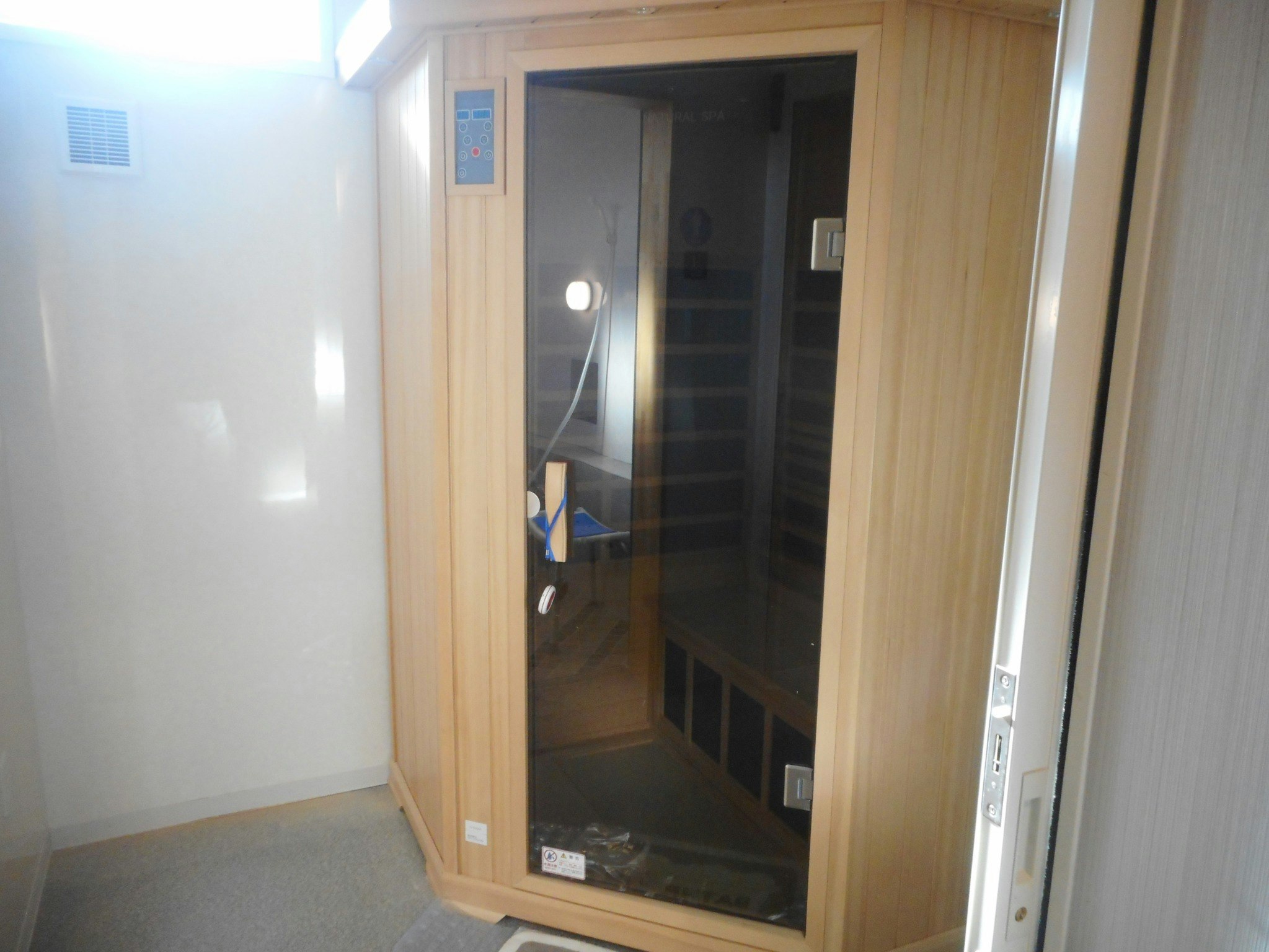 宿泊者専用レンタカーが付いたツインの部屋ですご夫婦に敵しております