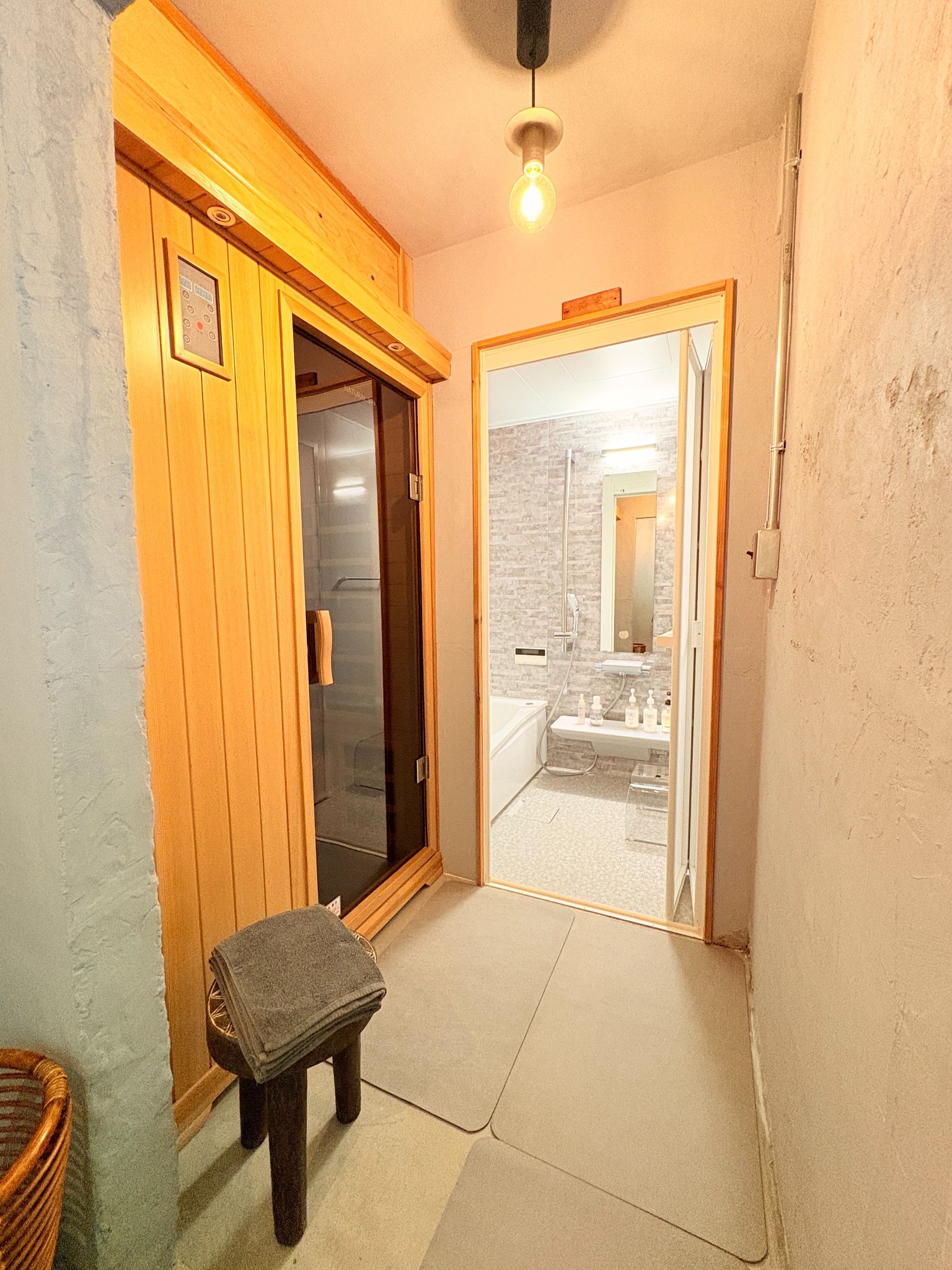 港の界隈の もう一つの家 のnull