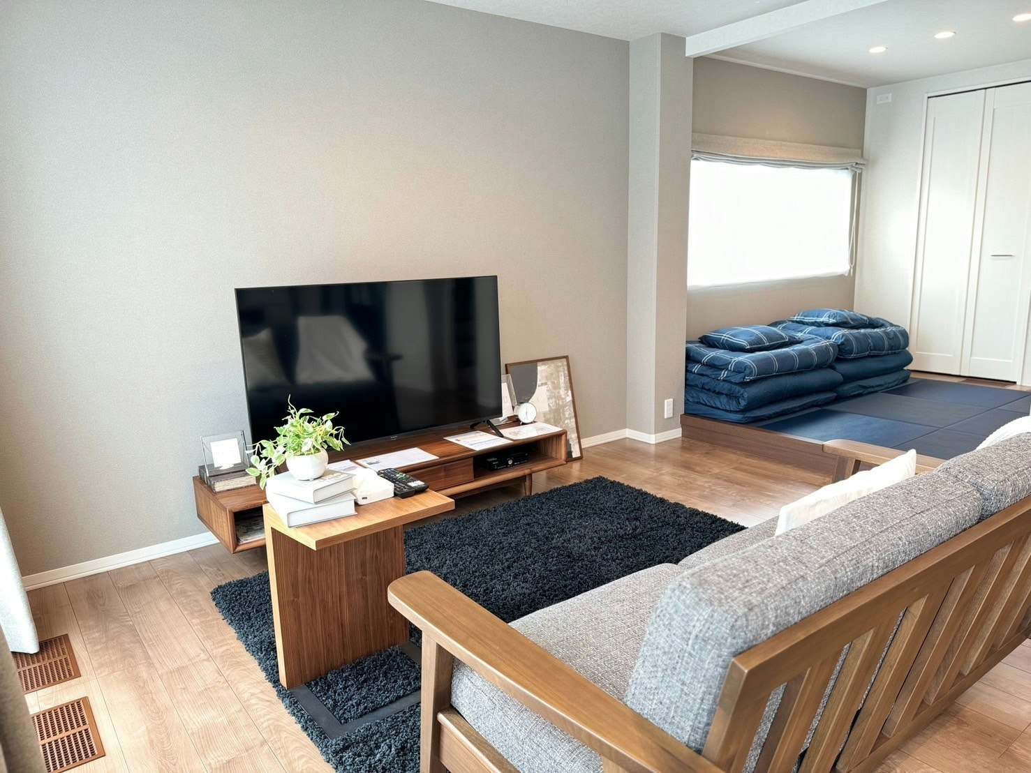 Akikawa koshi 7 TSMC15分 鉄骨1棟貸切戸建