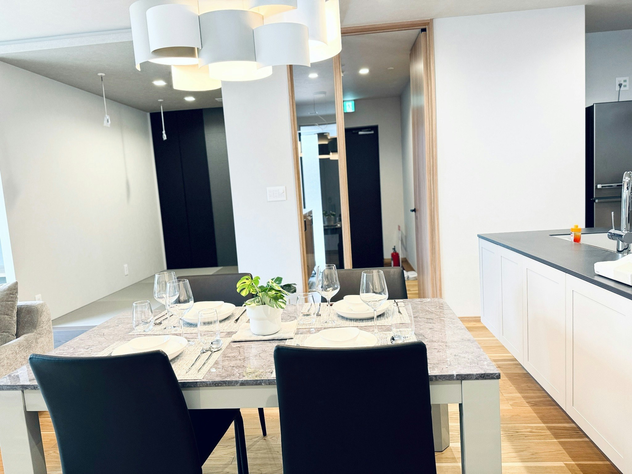 Akikawa Miyoshi 2 TSMC17分 鉄骨1棟貸切戸建