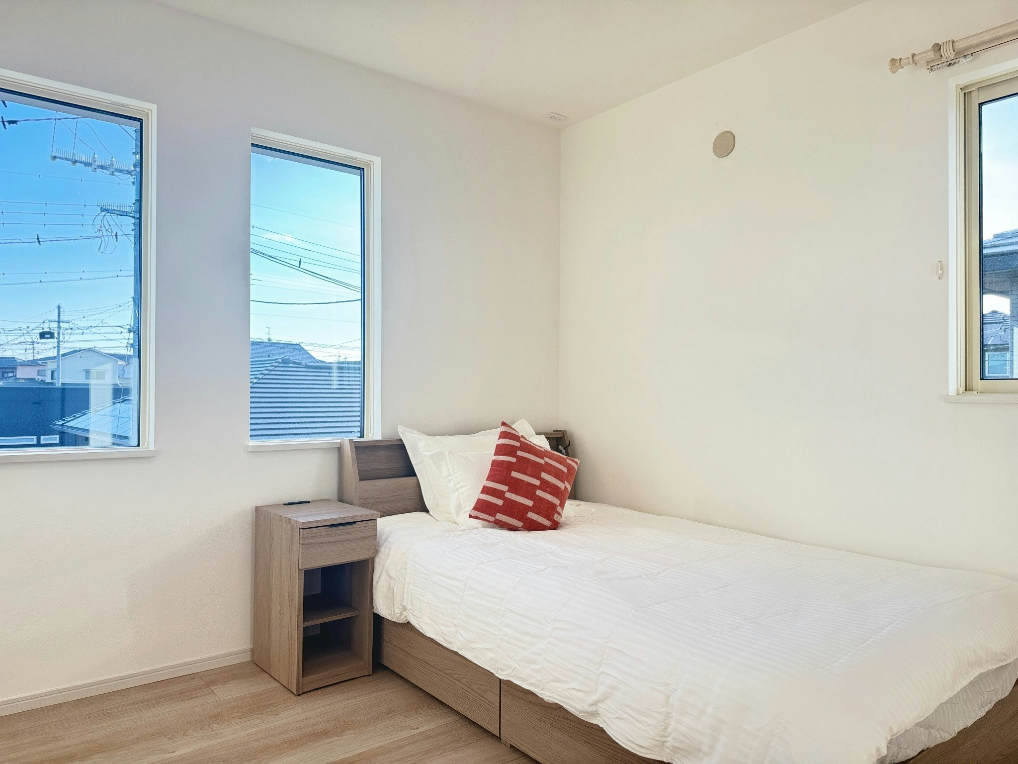 Akikawa Miyoshi 3 TSMC 17分鉄骨1棟貸切戸建