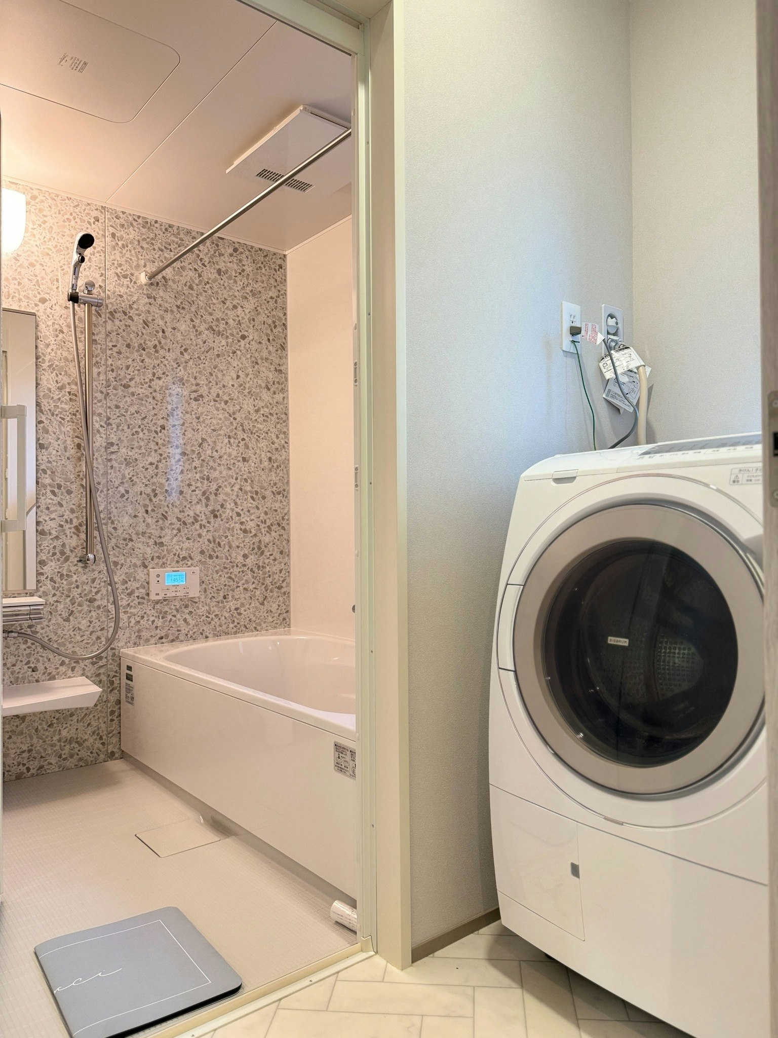 Akikawa Miyoshi 4 TSMC 17分鉄骨1棟貸切戸建