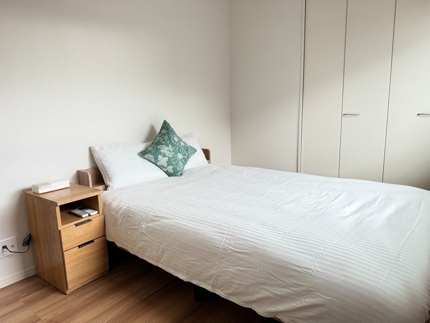 Akikawa Waifu 1/民泊のnull