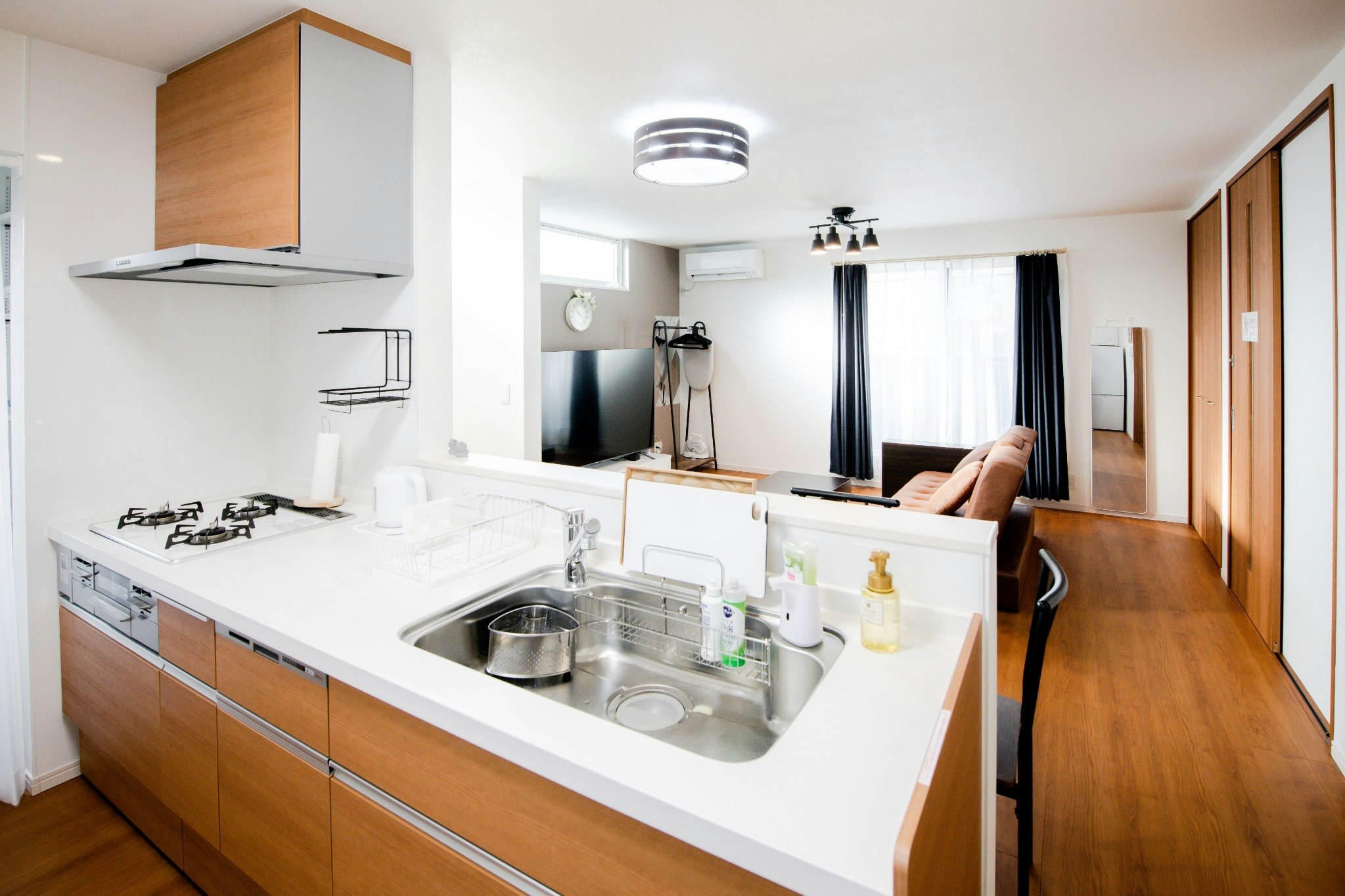 【Sun house】東寺駅近く|新築OPEN|無料駐車場付きの広々一軒家で快適な京都ステイ