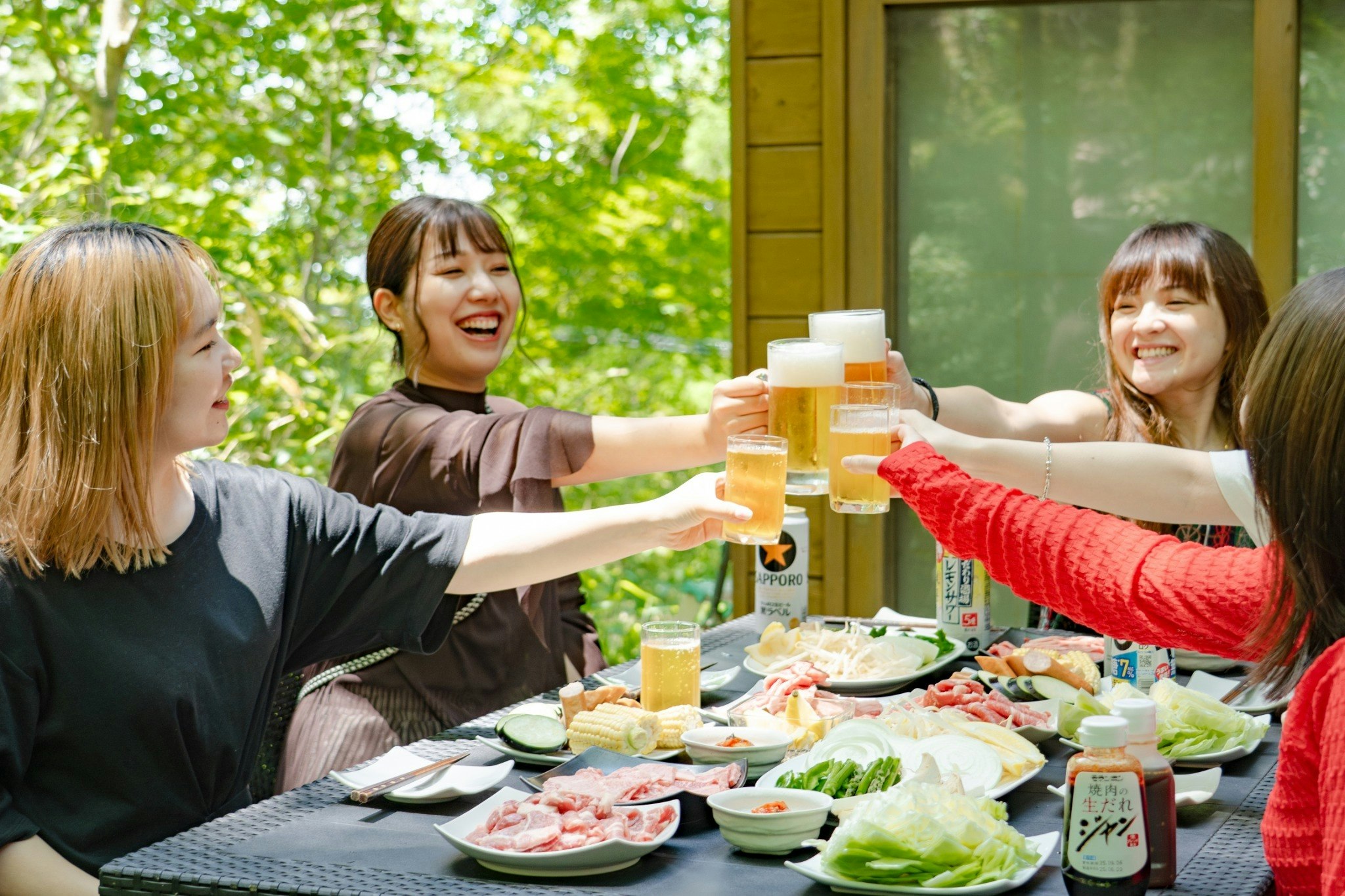 蓼科高原の大邸宅 屋根付BBQ場/サウナ/春は新緑、夏は涼風、秋は紅葉、冬はスキー(徒歩5分)