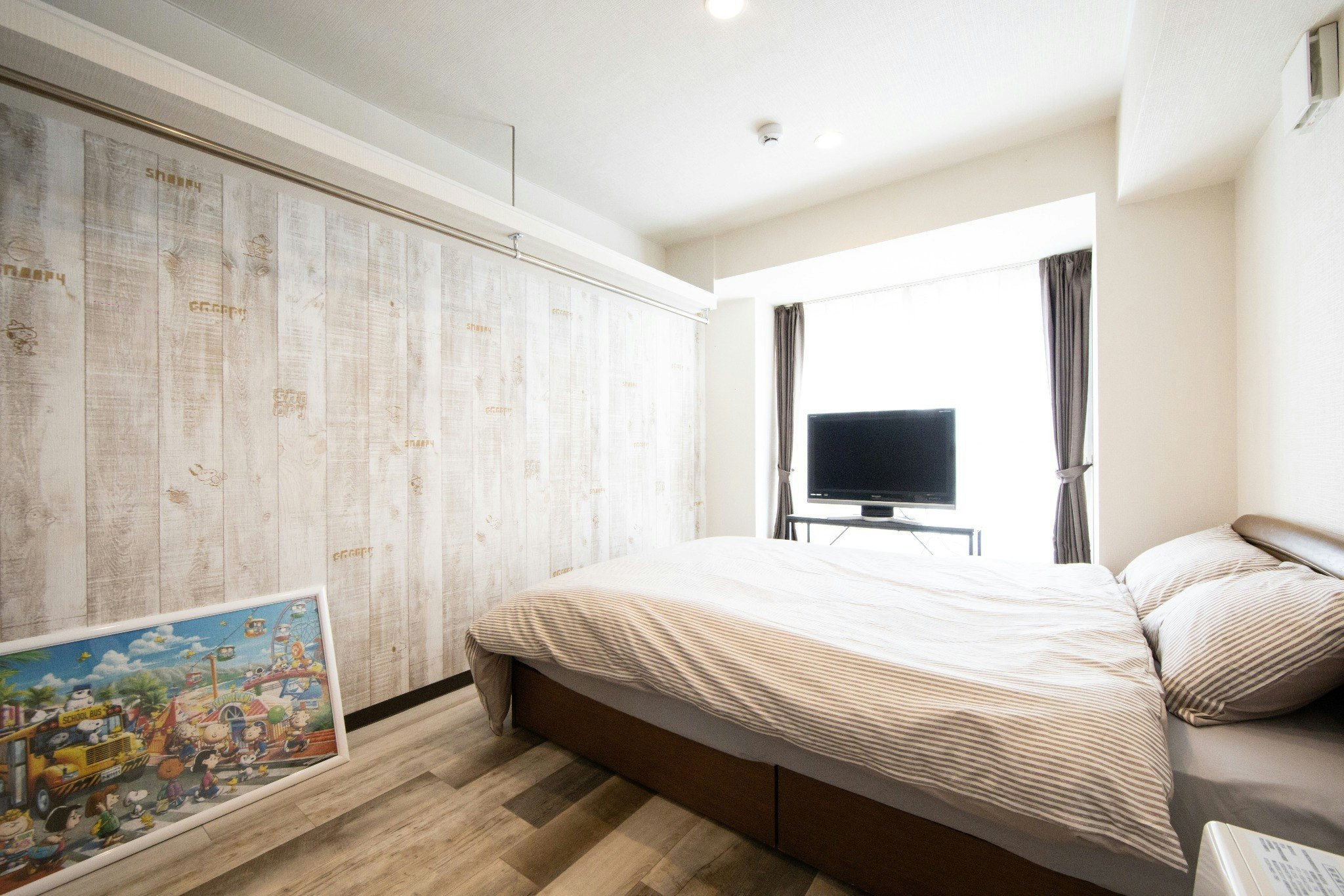 102号室、札幌市電西線6条停留所徒歩2分、スーパーマーケット徒歩2分。JR札幌駅からタクシー10分