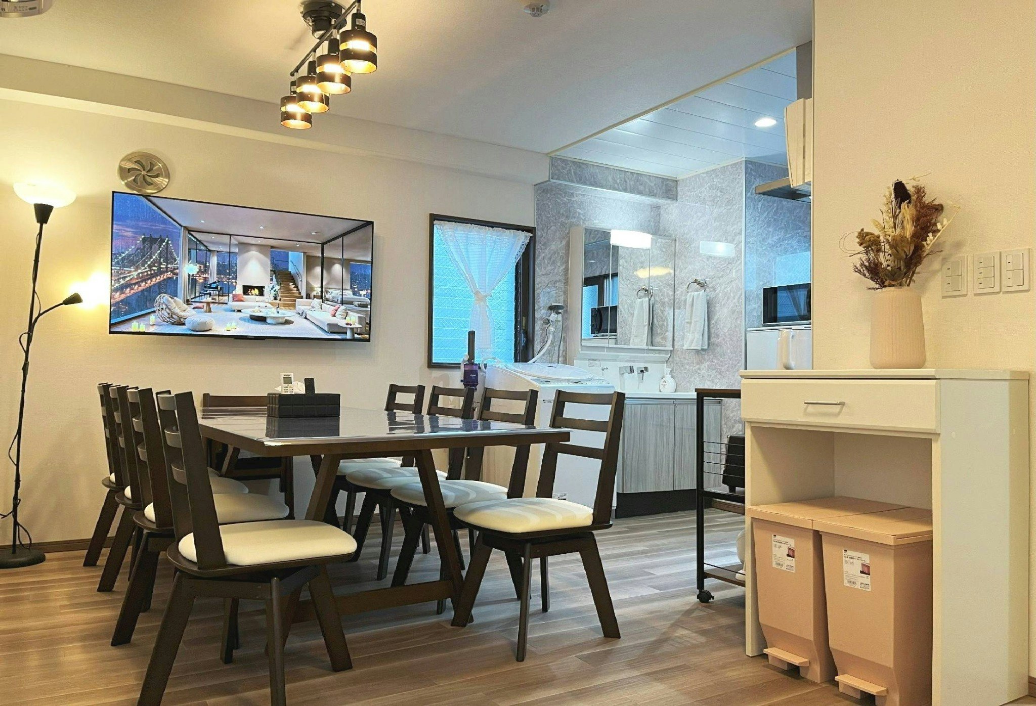 洋室三つ、最大9名宿泊可能