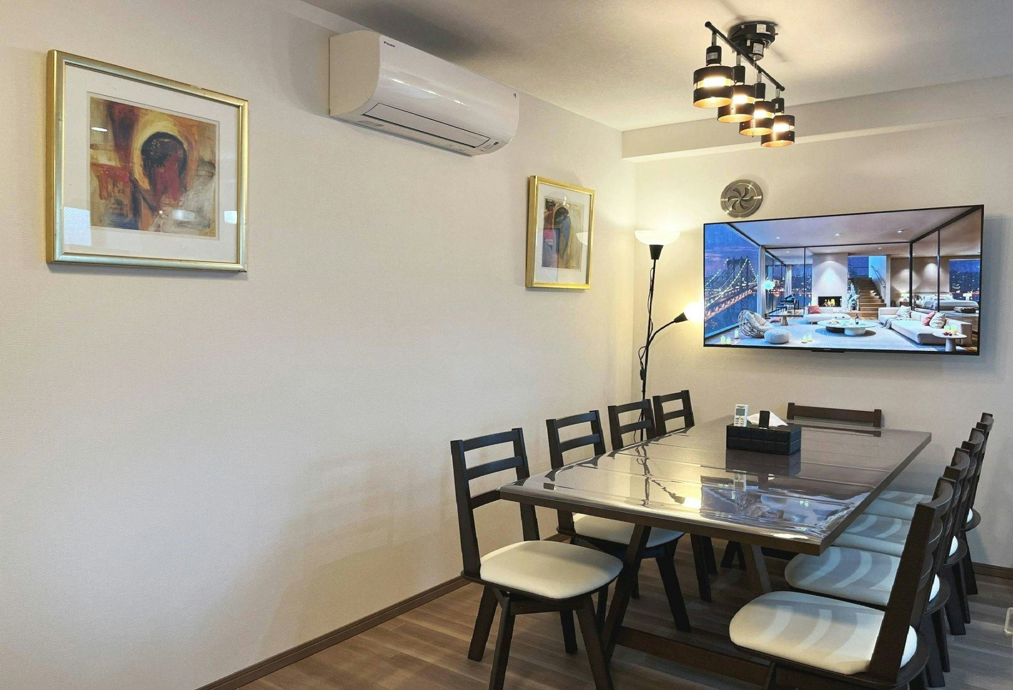 洋室三つ、最大9名宿泊可能