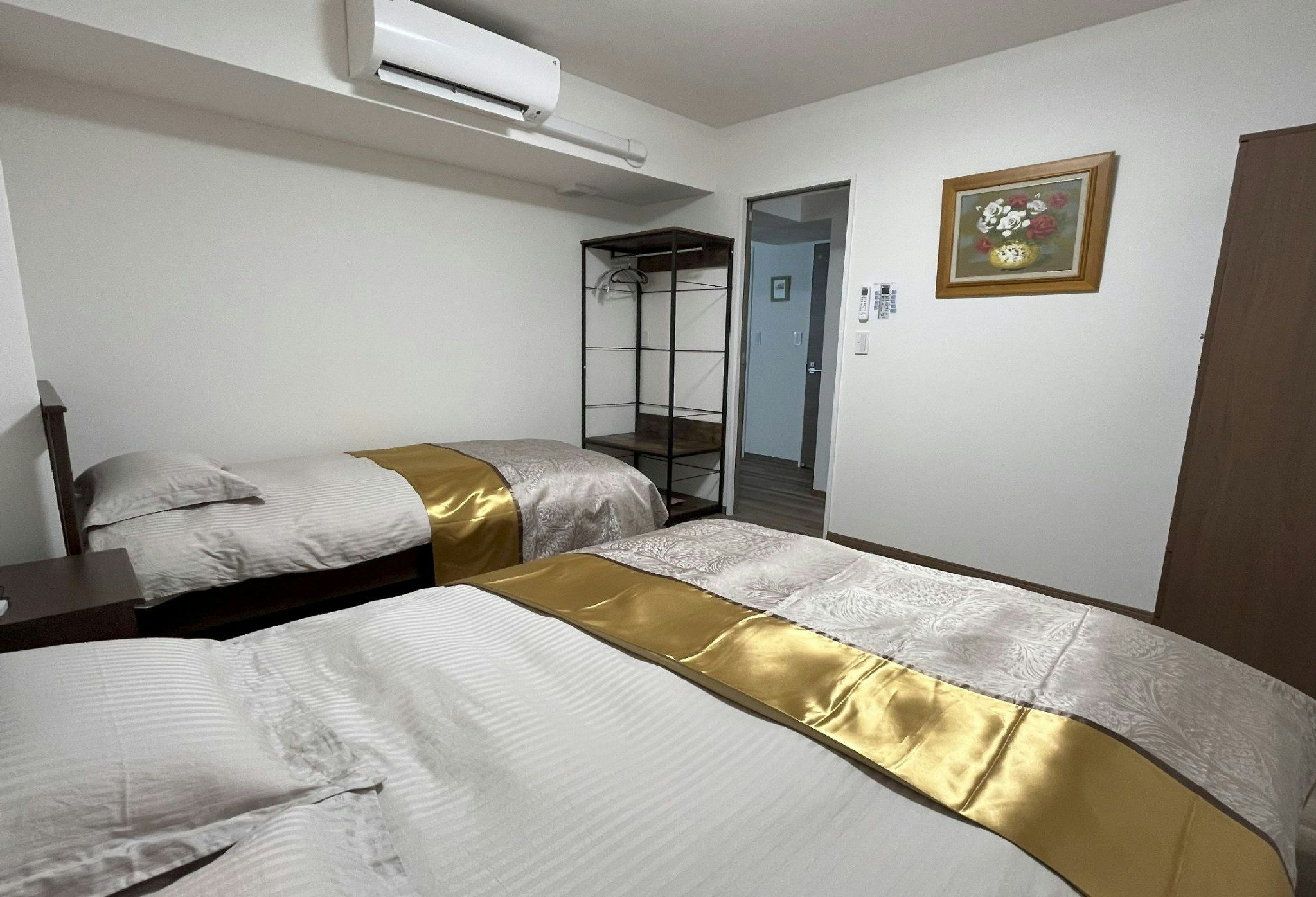 洋室三つ、最大9名宿泊可能