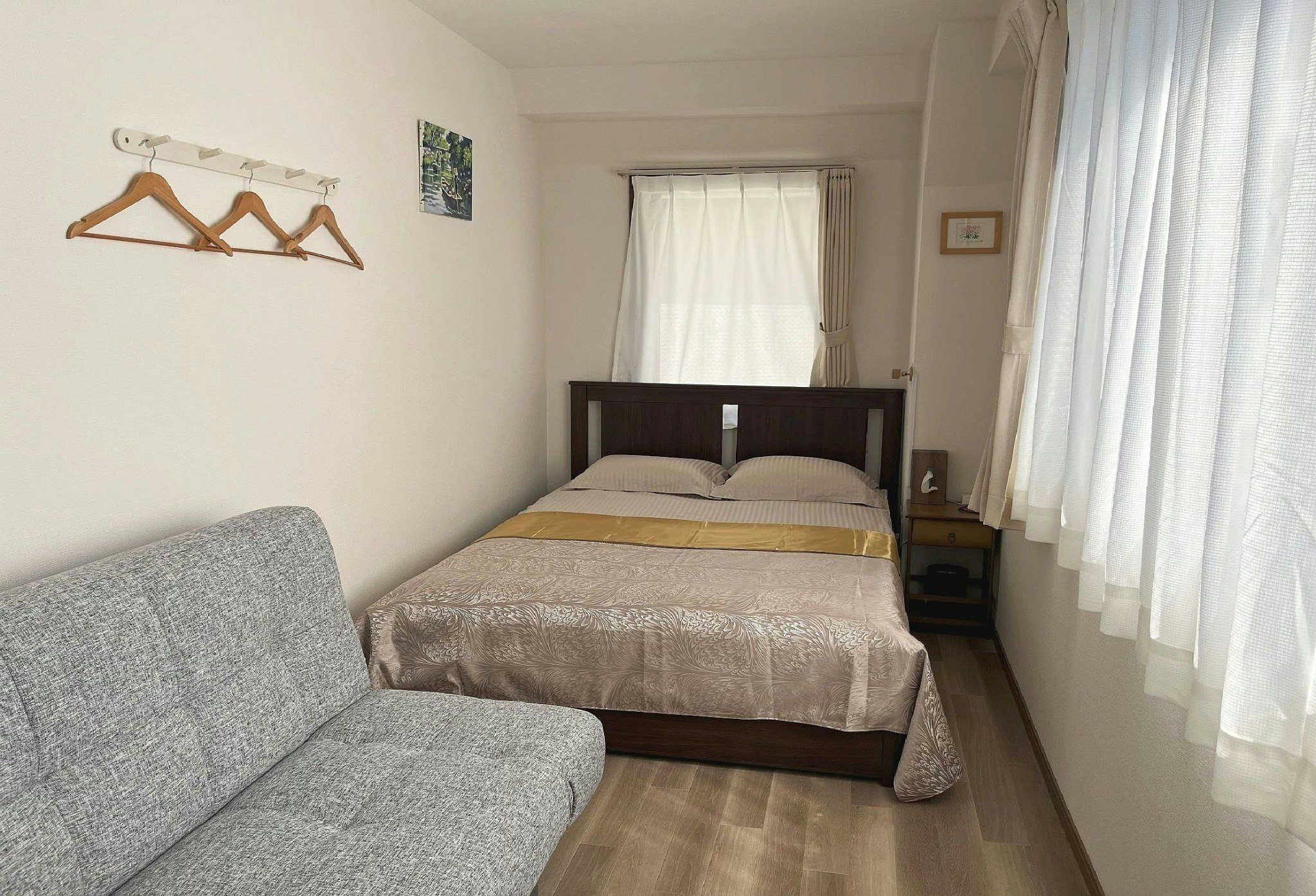 洋室三つ、最大8名宿泊可能