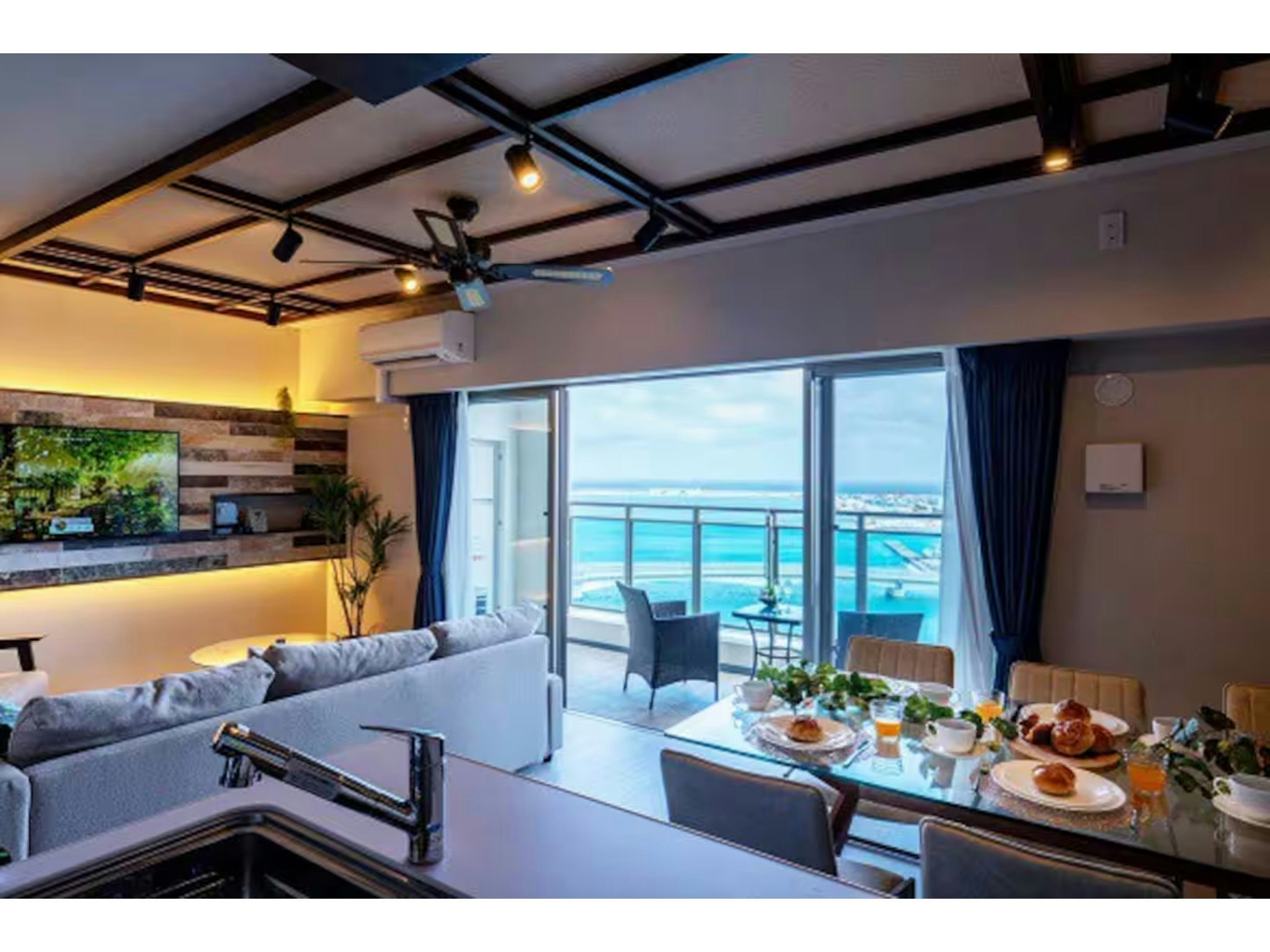 【禁煙】【R67】高層階からのsea view!那覇空港・国際通りどちらも車で10分!