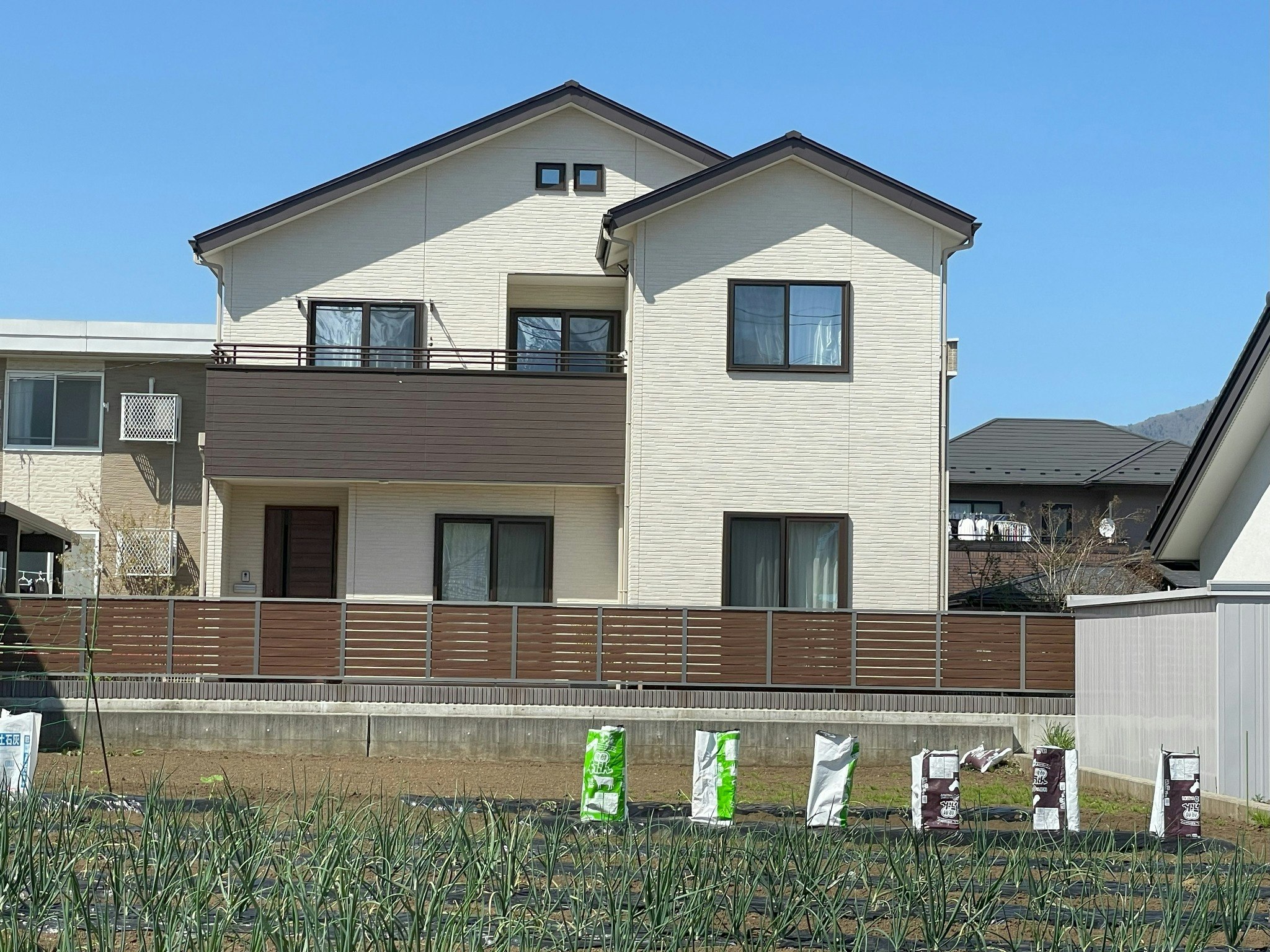 120平米(4LDK) +屋根裏|河口湖駅、ショッピングセンター徒歩6分|ガス乾燥機あり